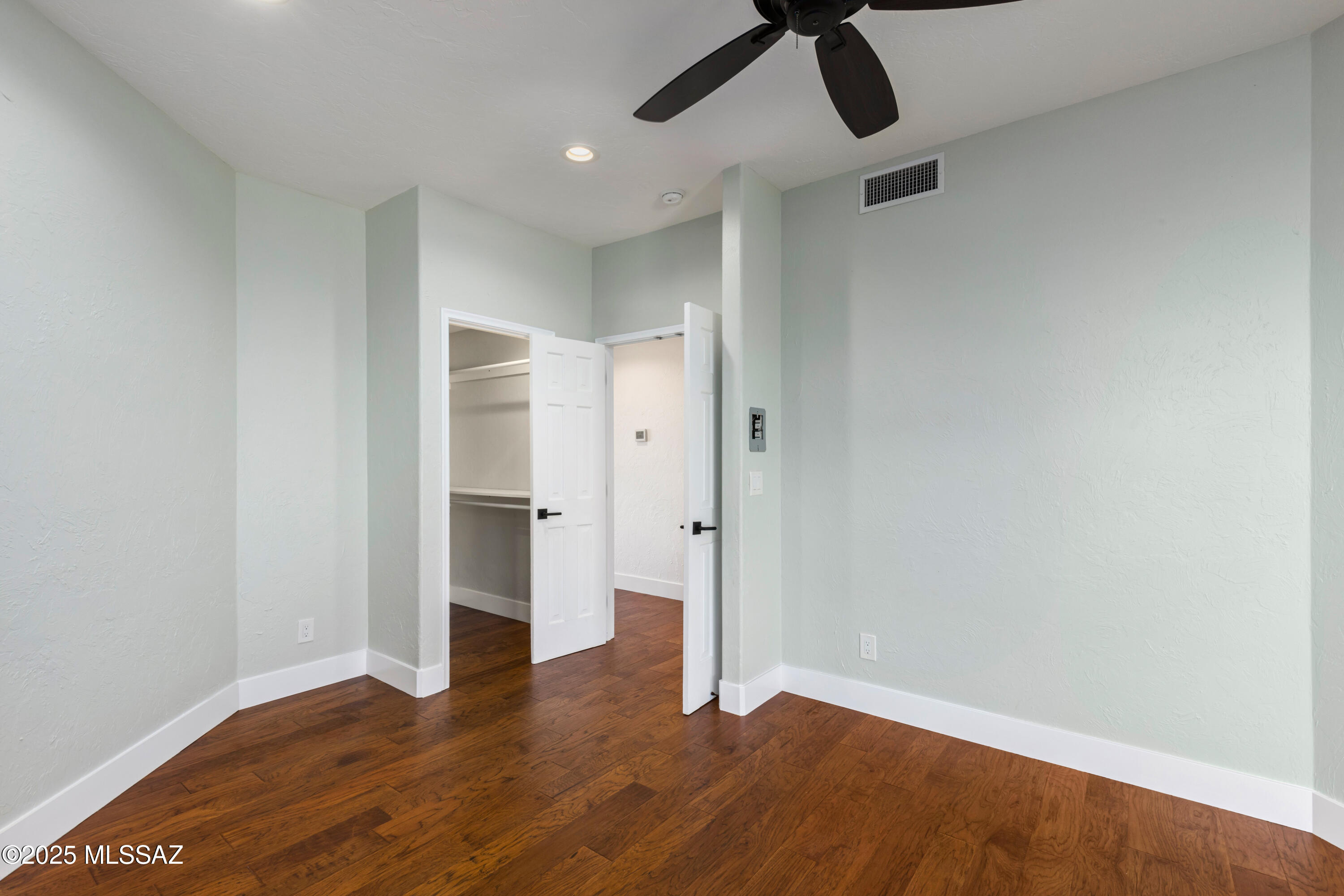 4740 N Hacienda Del Sol Road