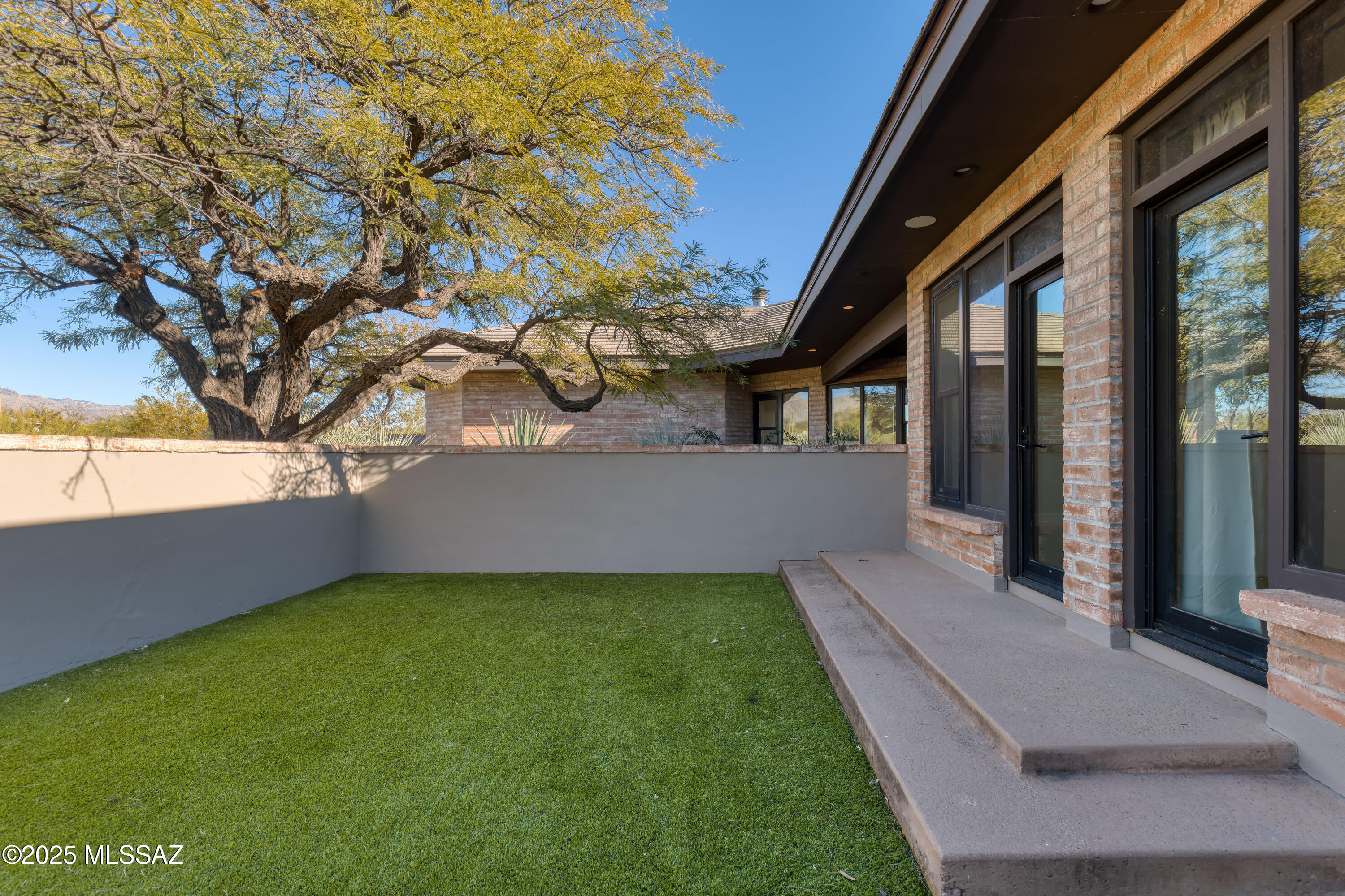 4740 N Hacienda Del Sol Road