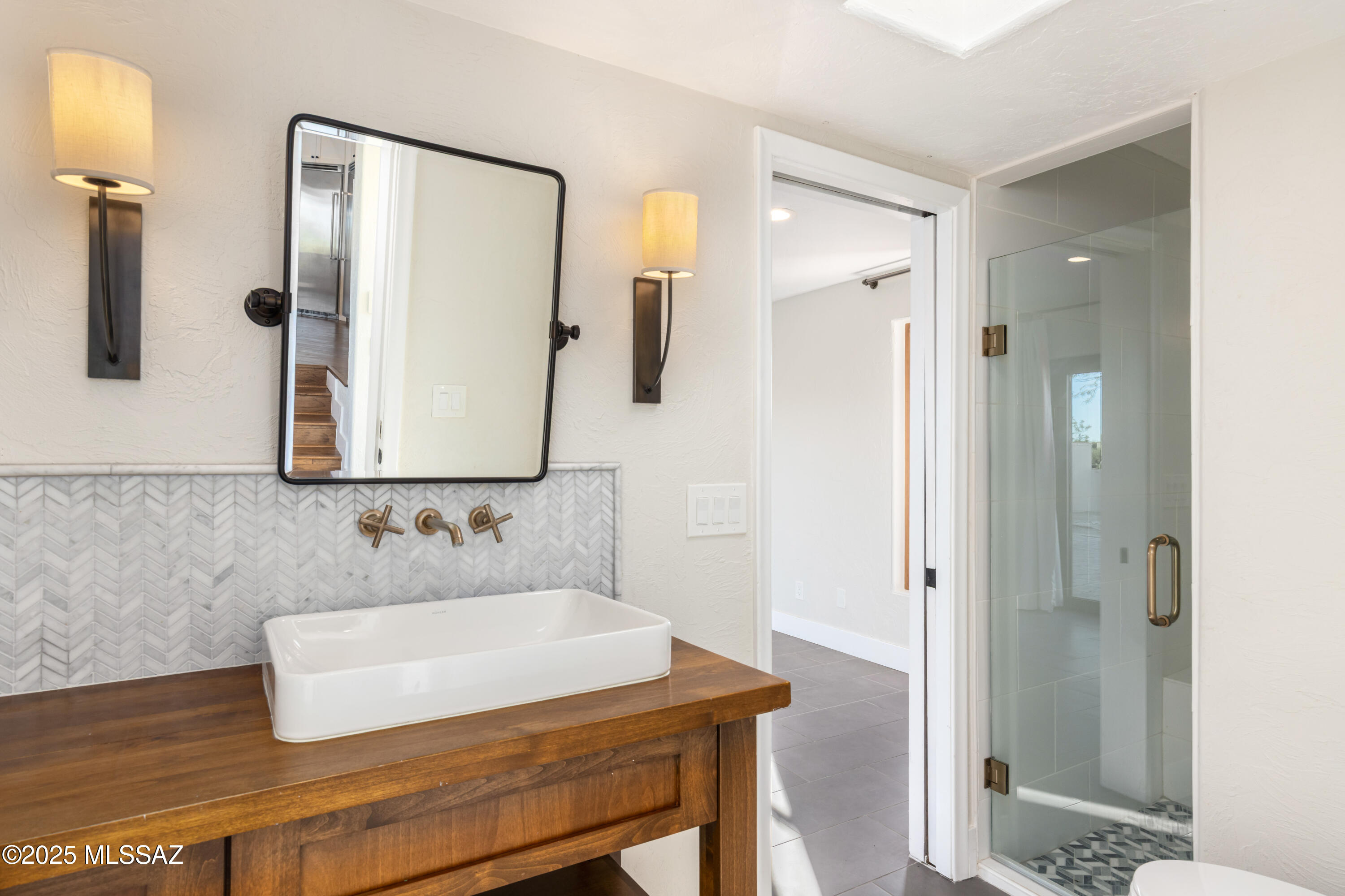 4740 N Hacienda Del Sol Road