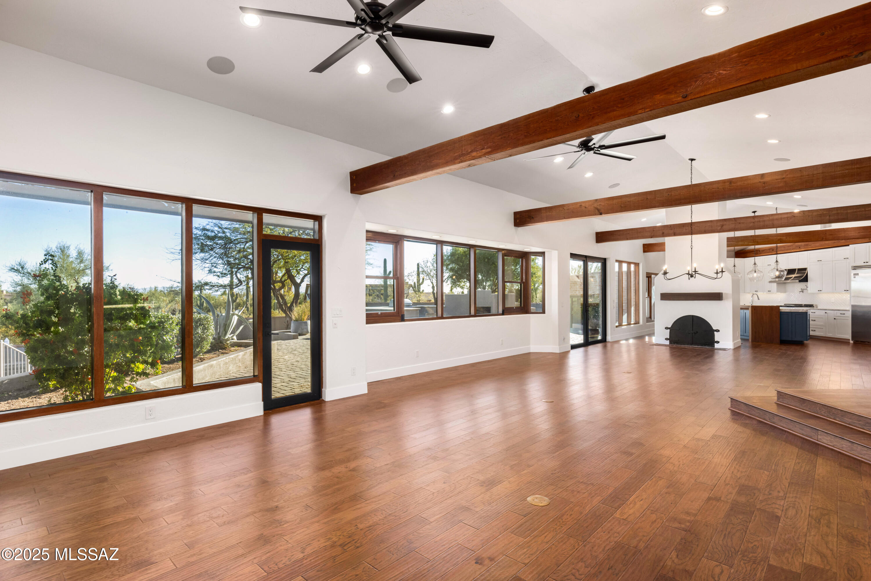 4740 N Hacienda Del Sol Road