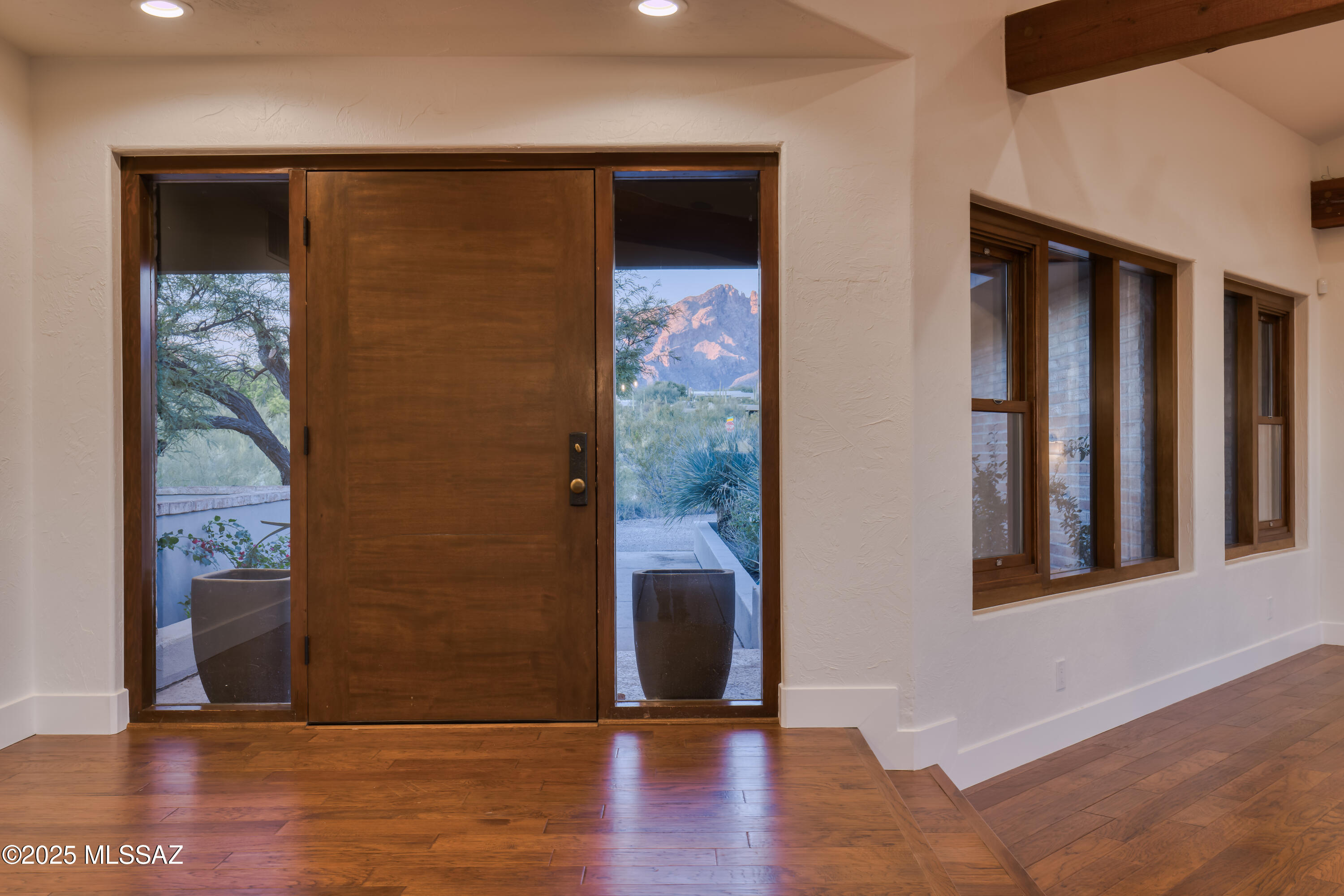 4740 N Hacienda Del Sol Road