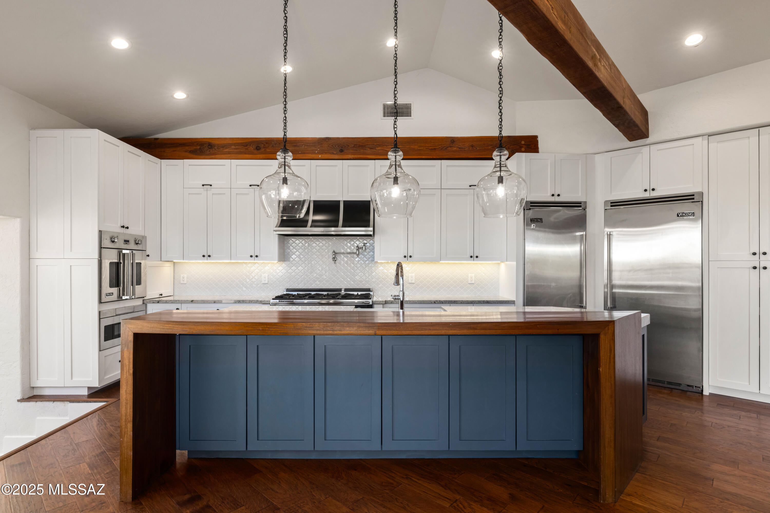 4740 N Hacienda Del Sol Road