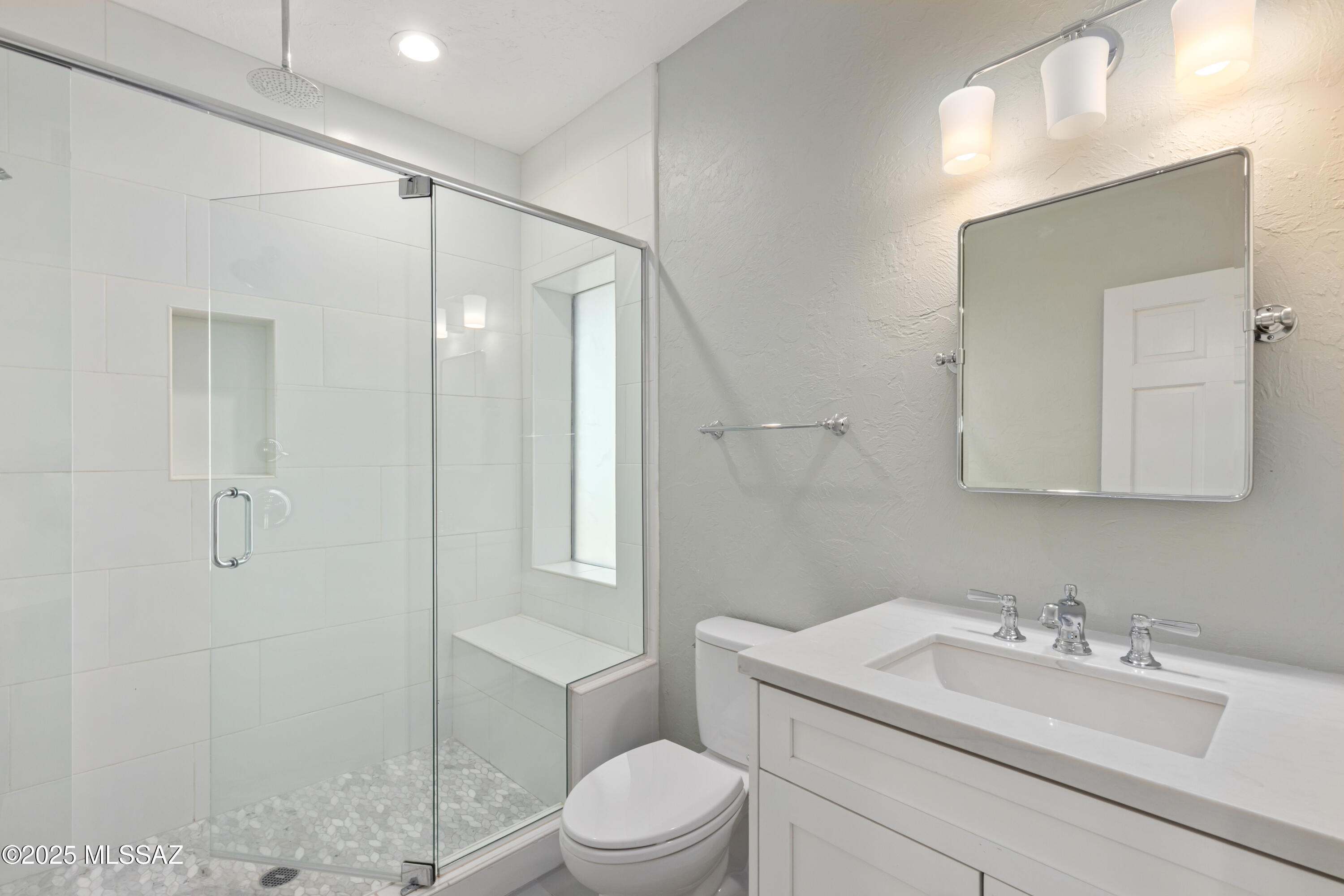 4740 N Hacienda Del Sol Road