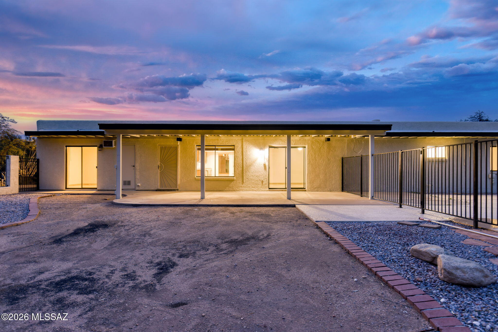 6090 N Calle De La Culebra