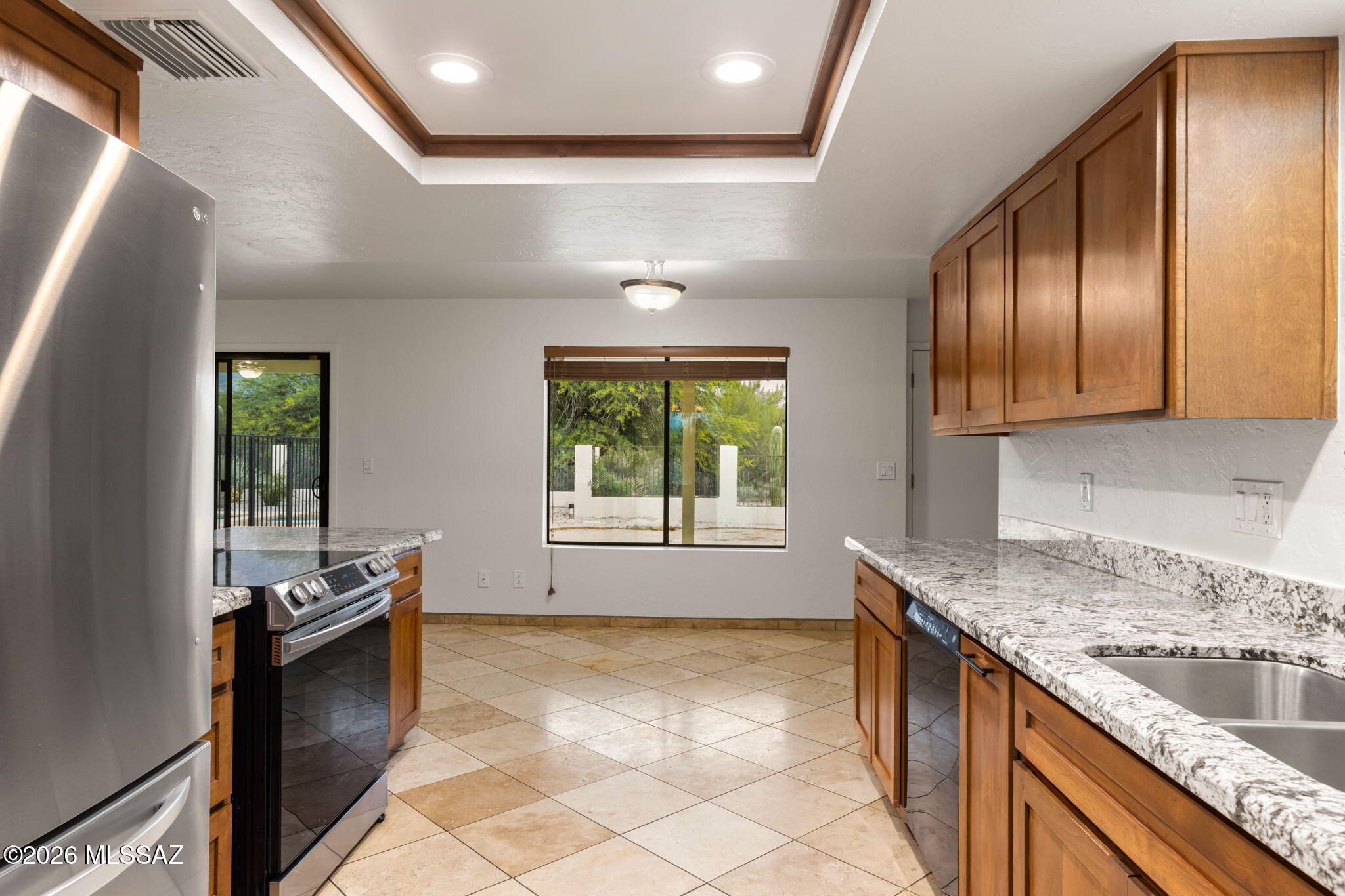 6090 N Calle De La Culebra