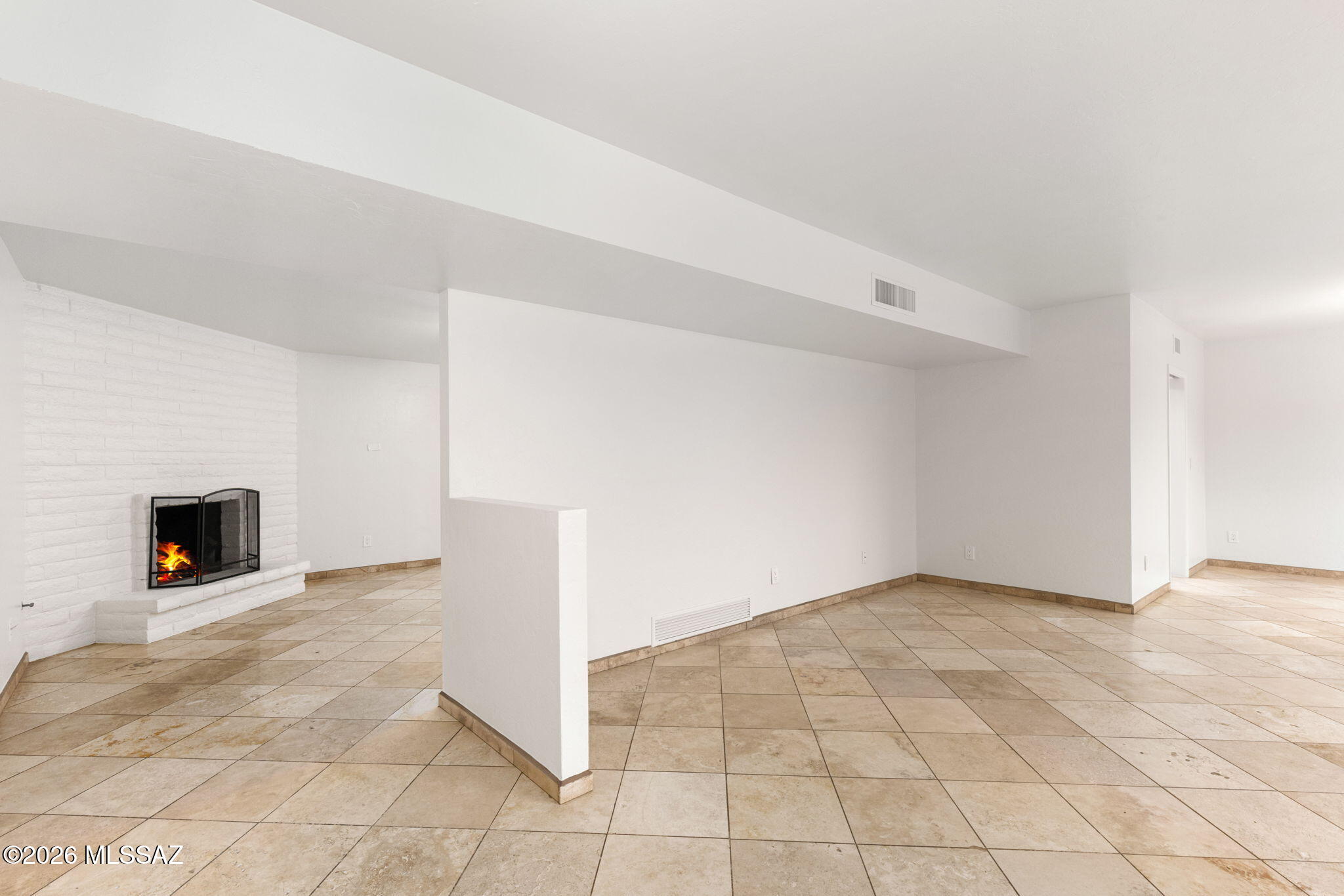 6090 N Calle De La Culebra