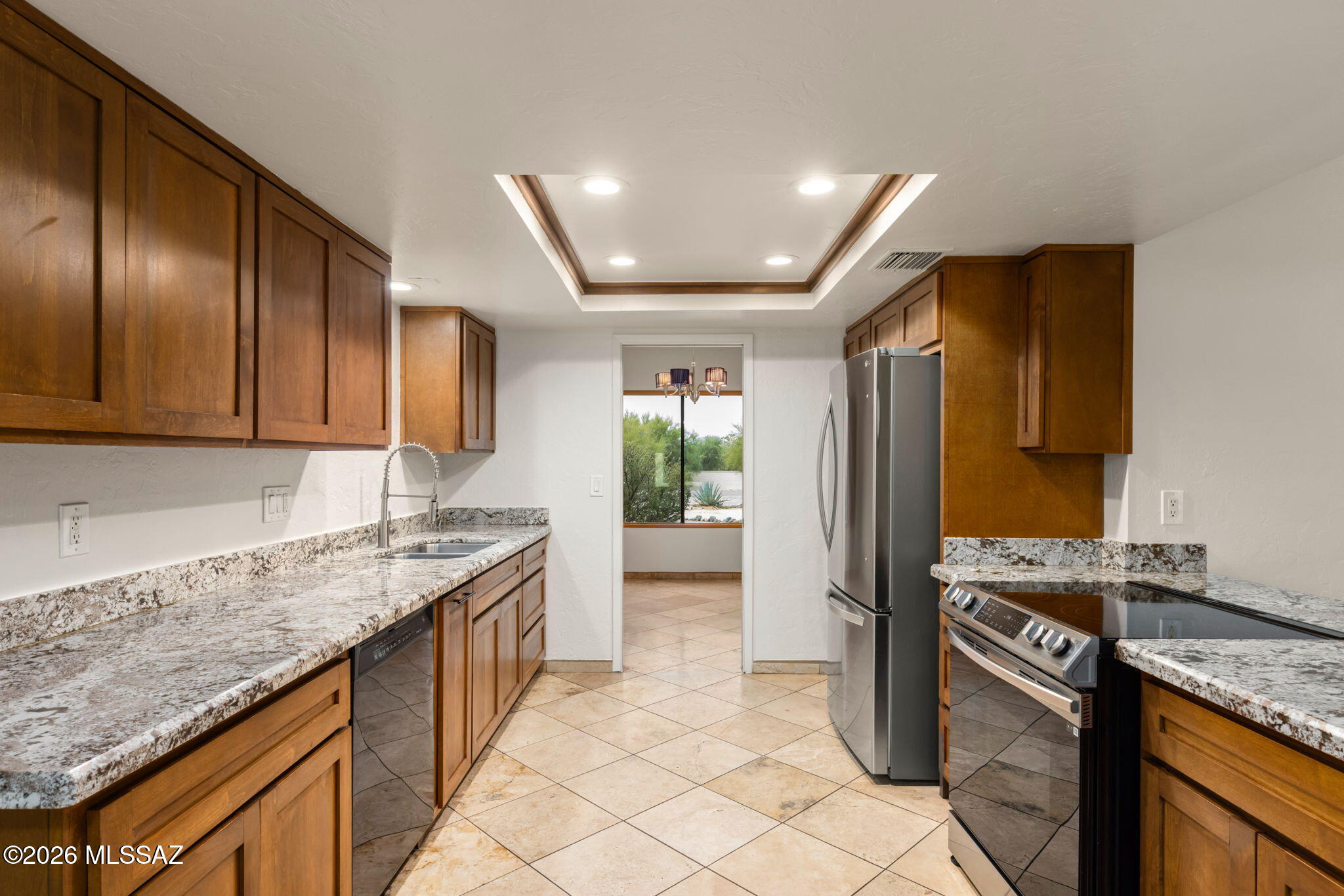 6090 N Calle De La Culebra