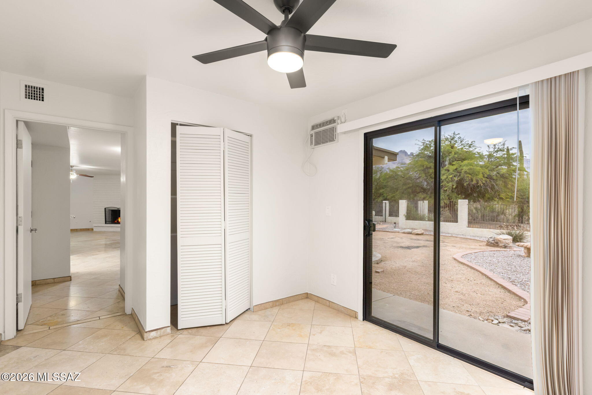 6090 N Calle De La Culebra