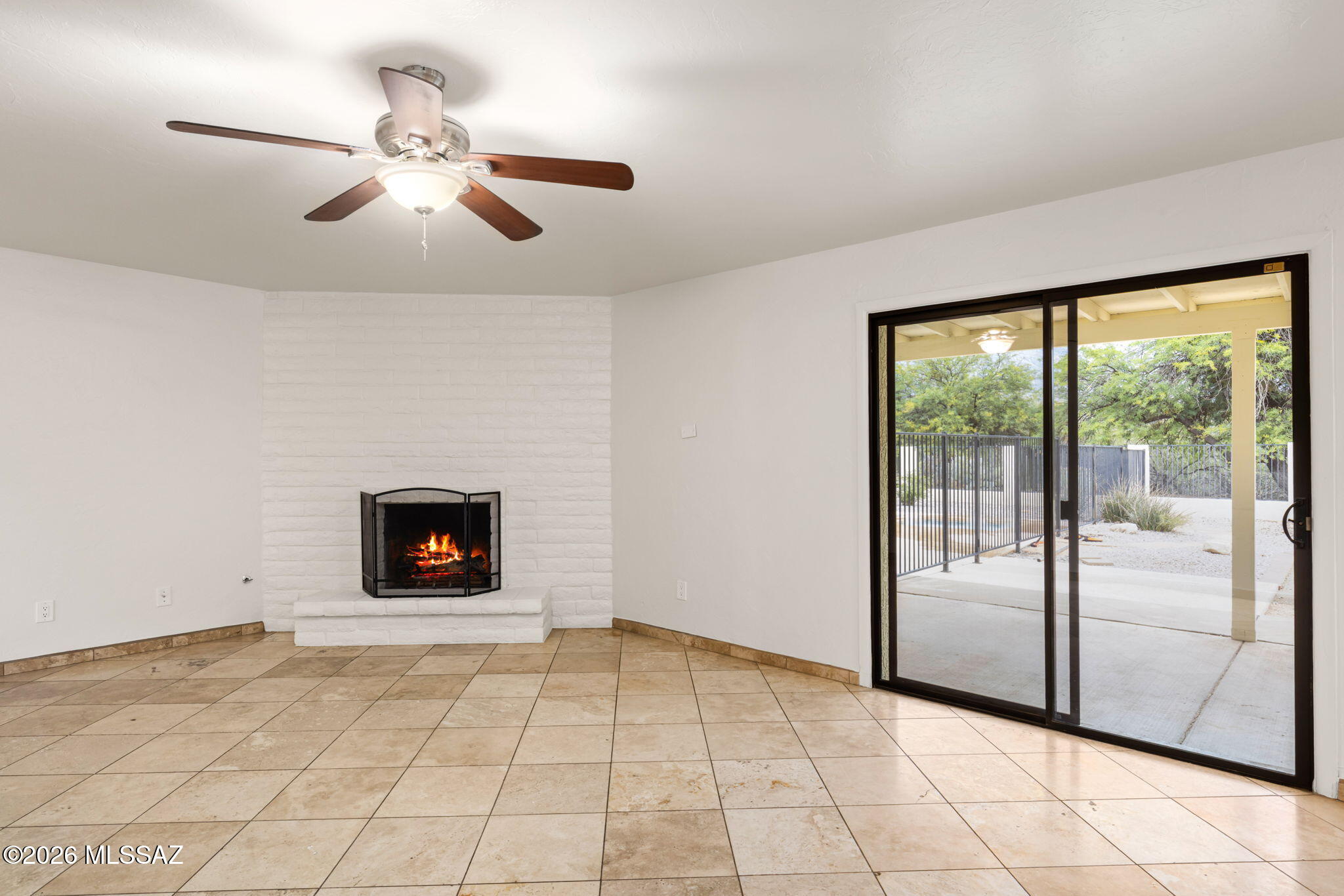 6090 N Calle De La Culebra