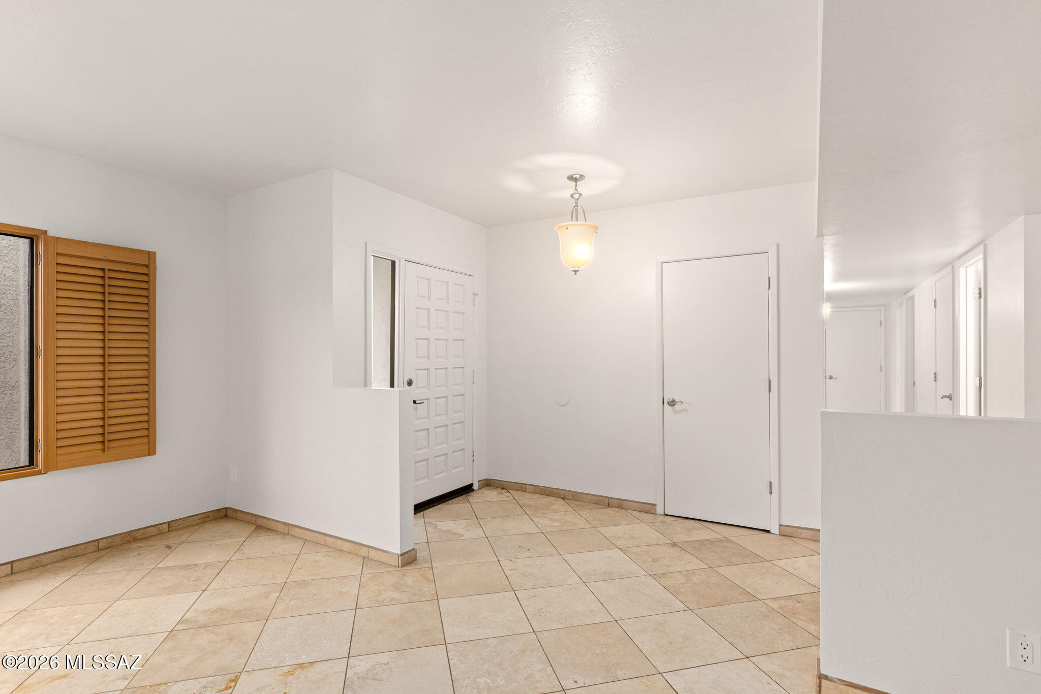 6090 N Calle De La Culebra