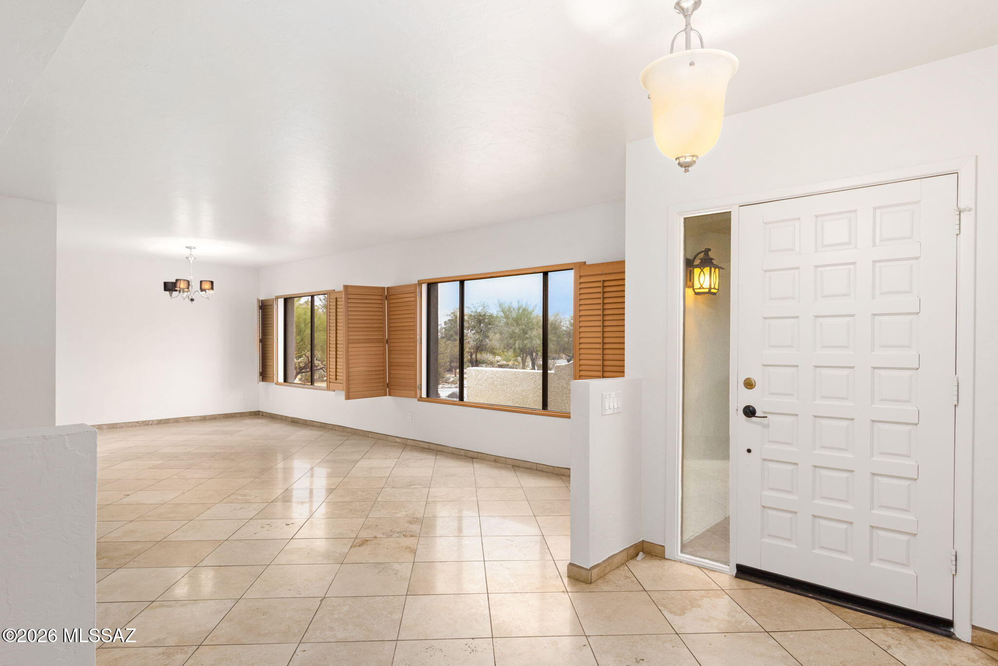 6090 N Calle De La Culebra