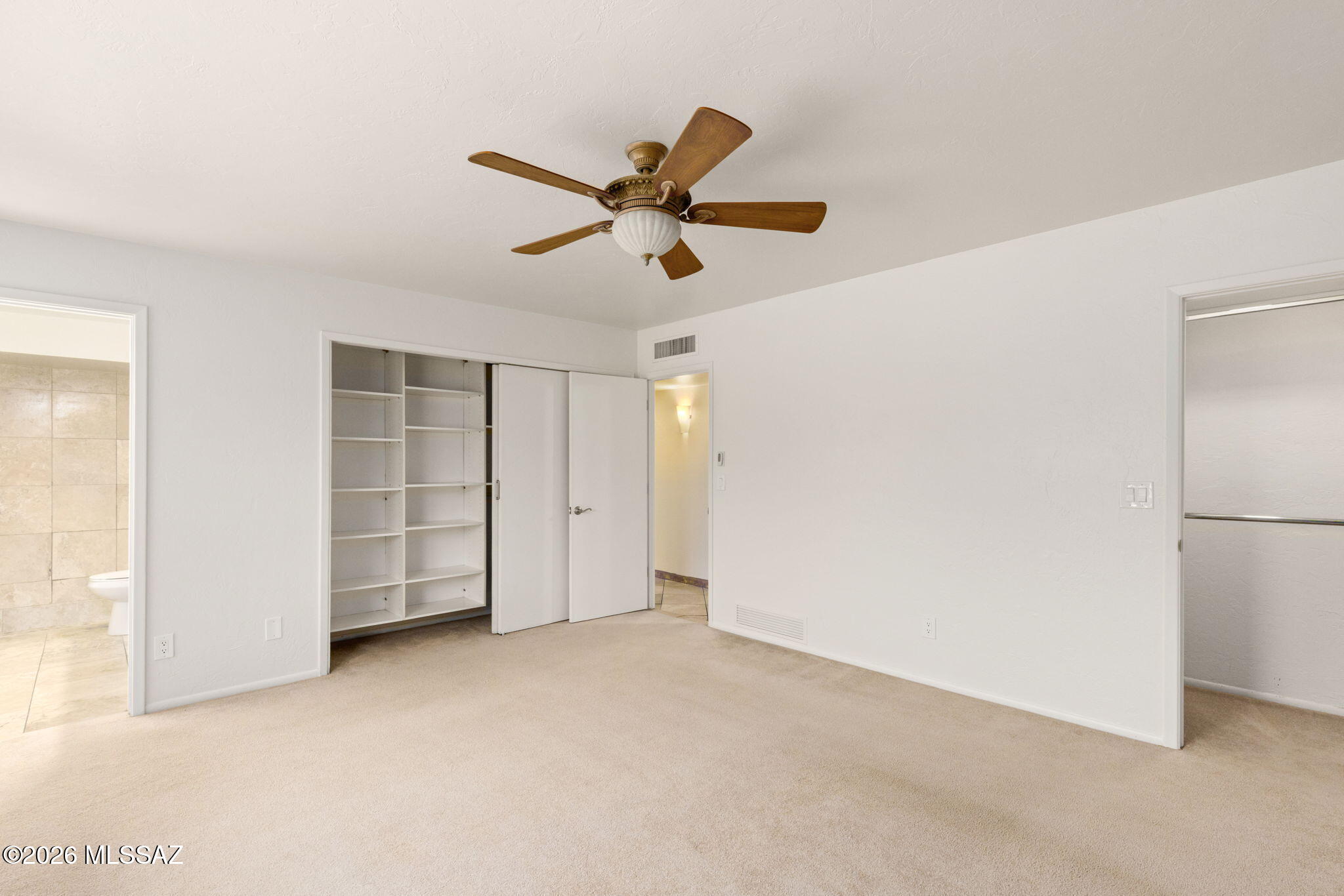 6090 N Calle De La Culebra