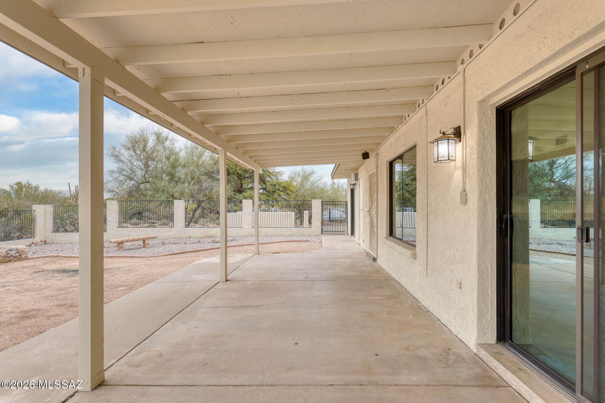 6090 N Calle De La Culebra