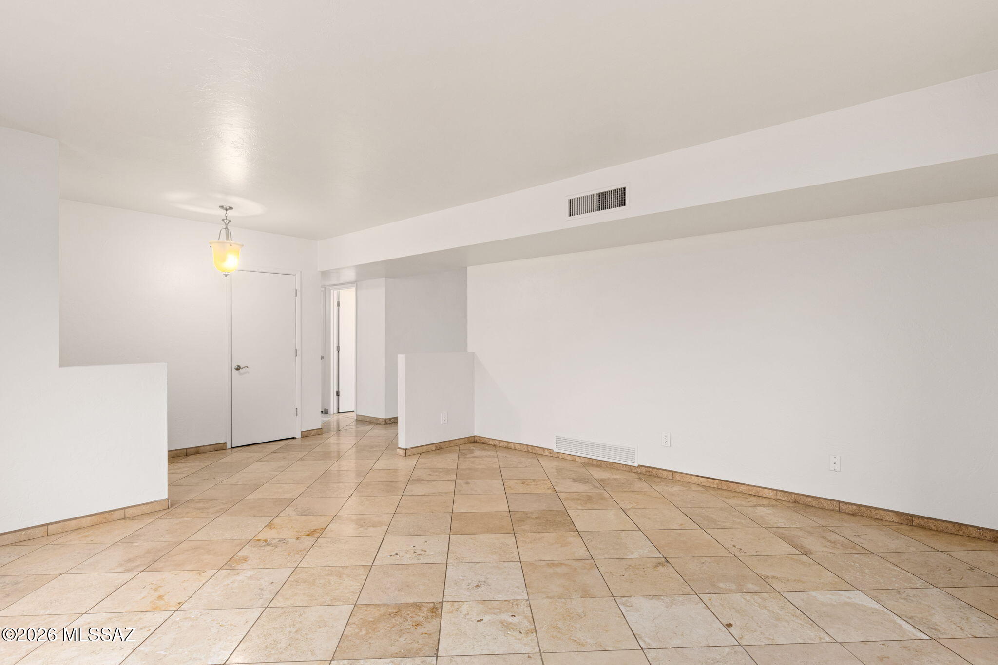 6090 N Calle De La Culebra