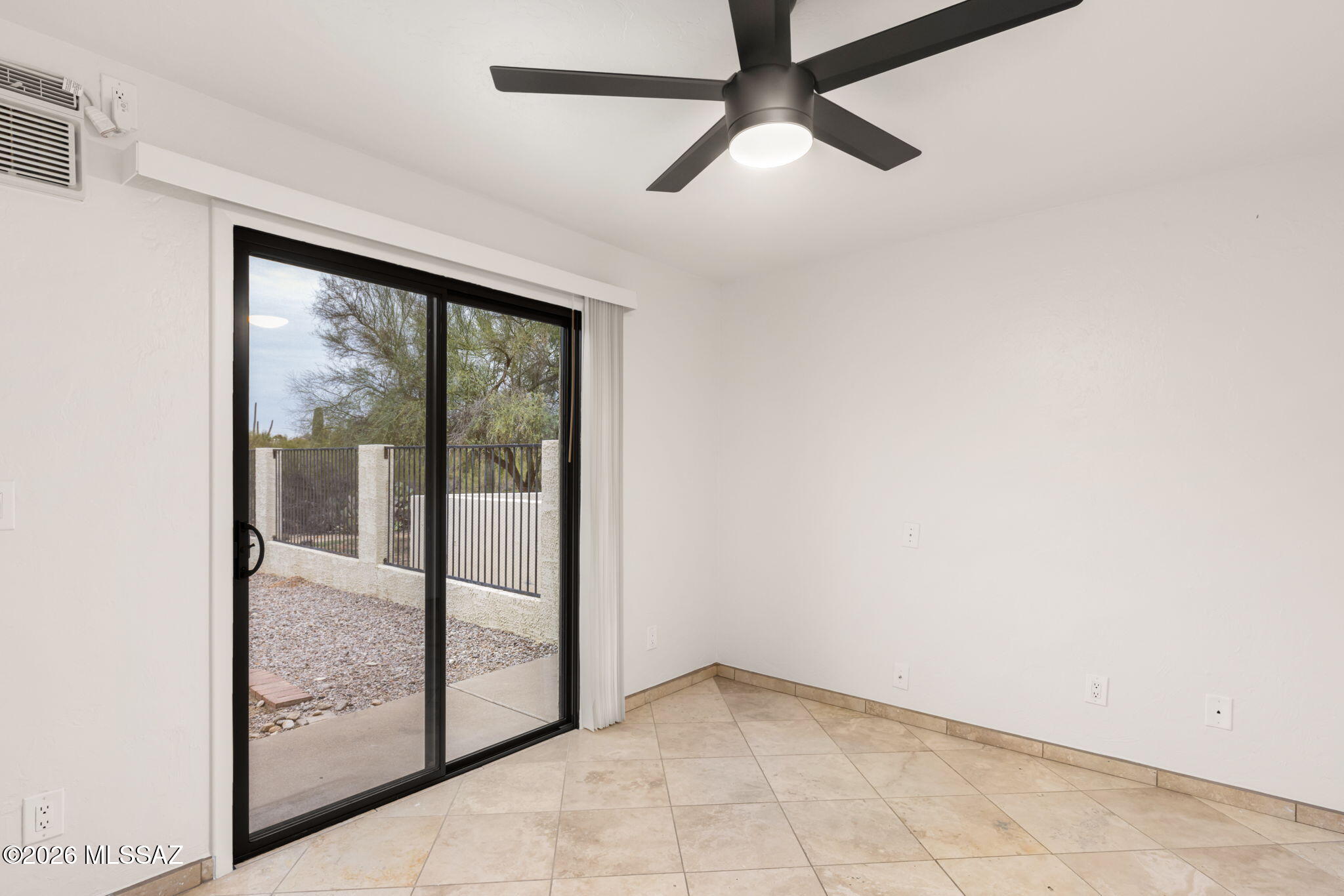 6090 N Calle De La Culebra