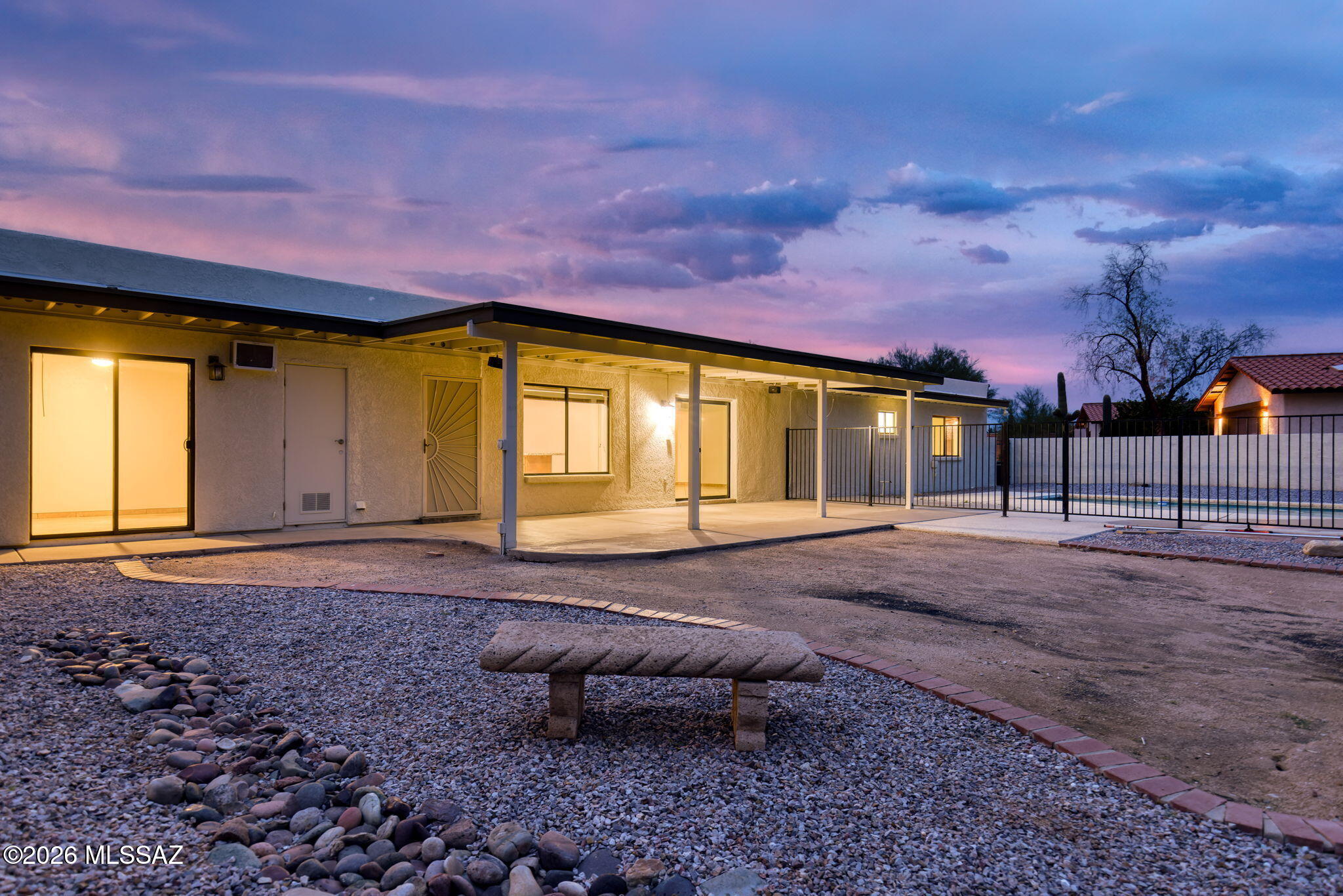 6090 N Calle De La Culebra