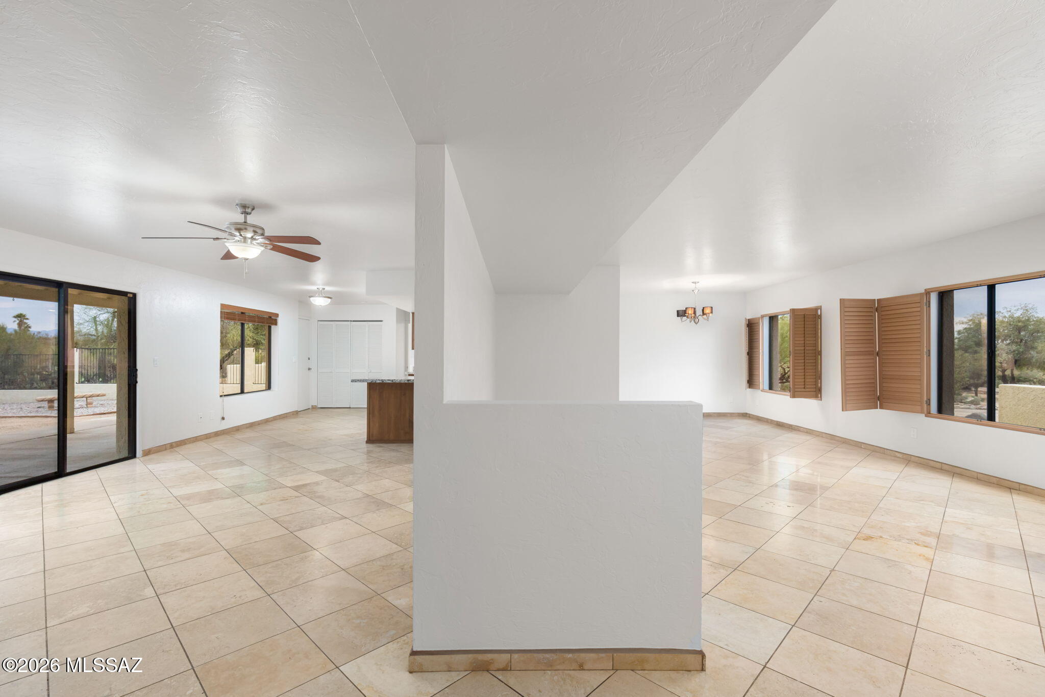 6090 N Calle De La Culebra