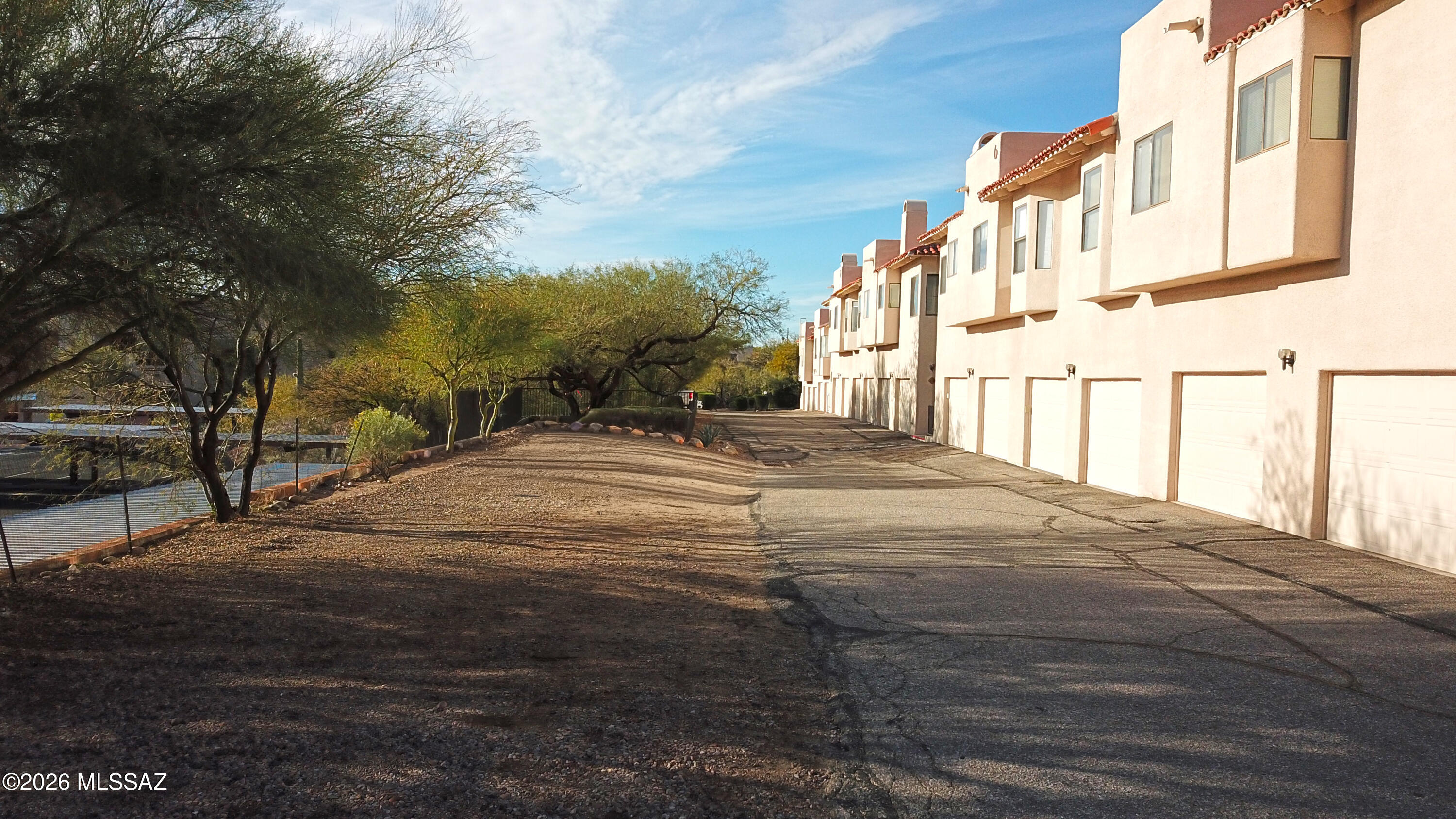 6301-6325 N Vuelta Tajo