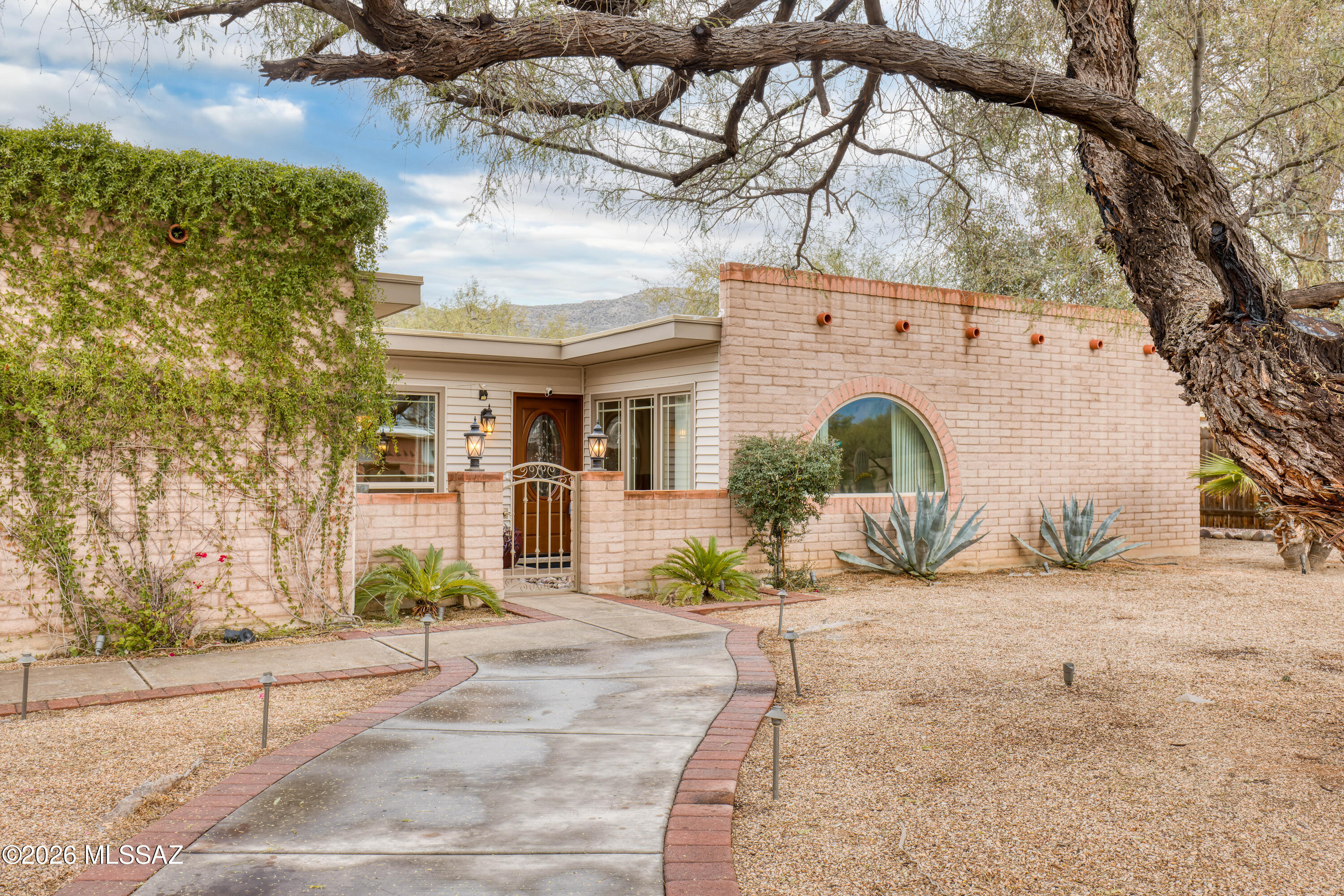 9431 E Walnut Tree Circle