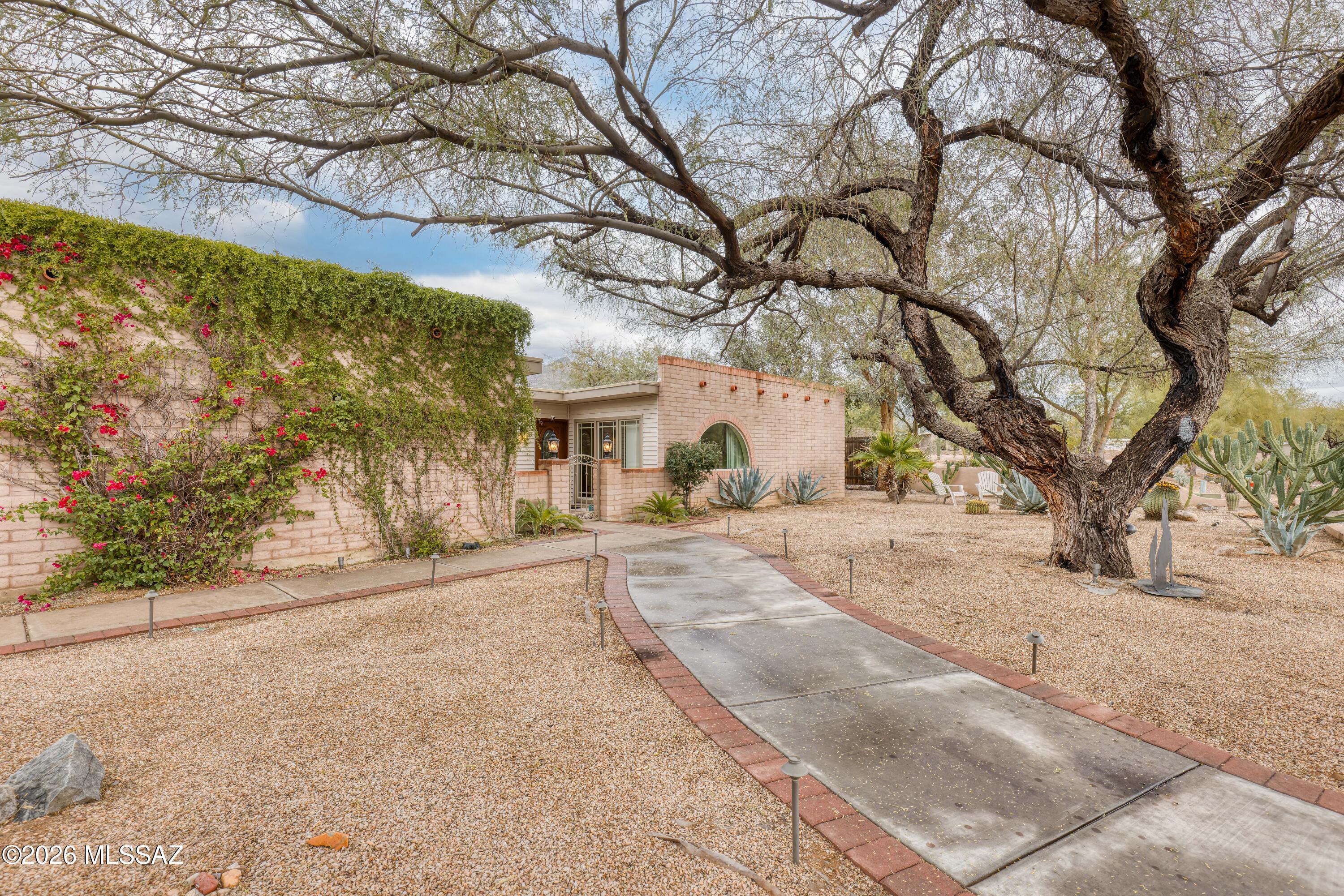 9431 E Walnut Tree Circle