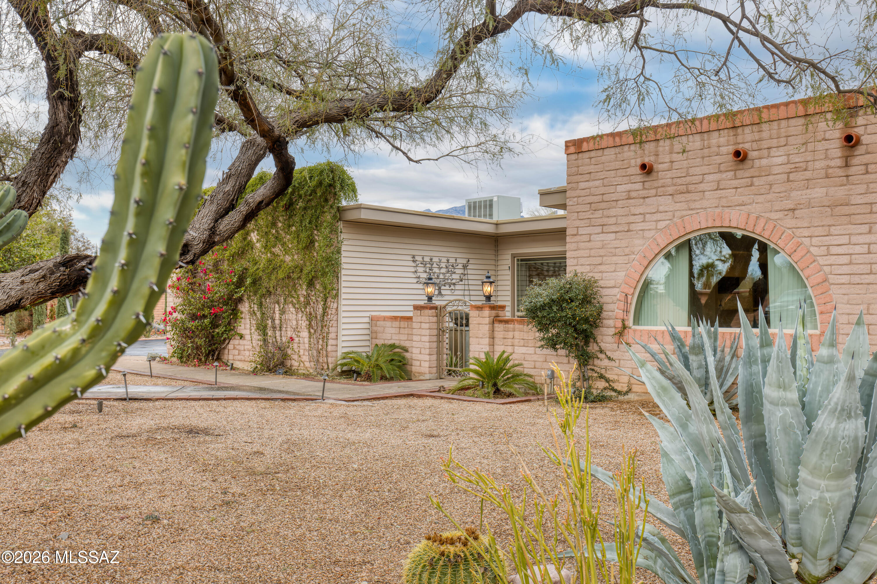 9431 E Walnut Tree Circle