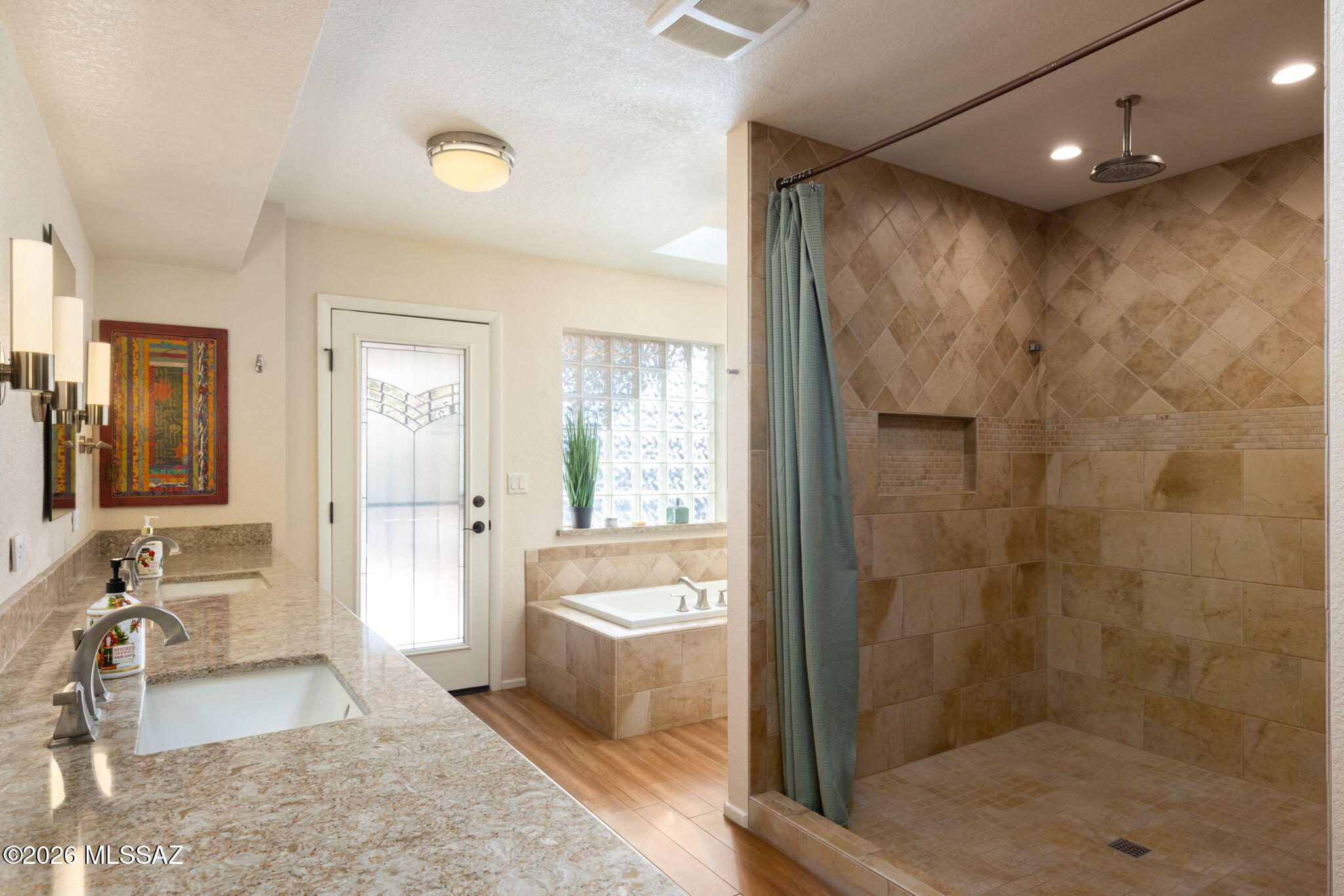 5030 E Camino Bosque