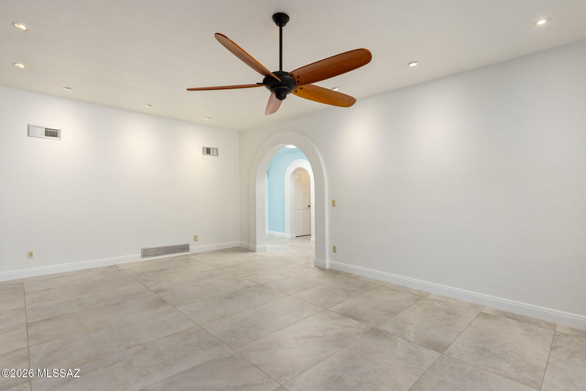 5030 E Camino Bosque