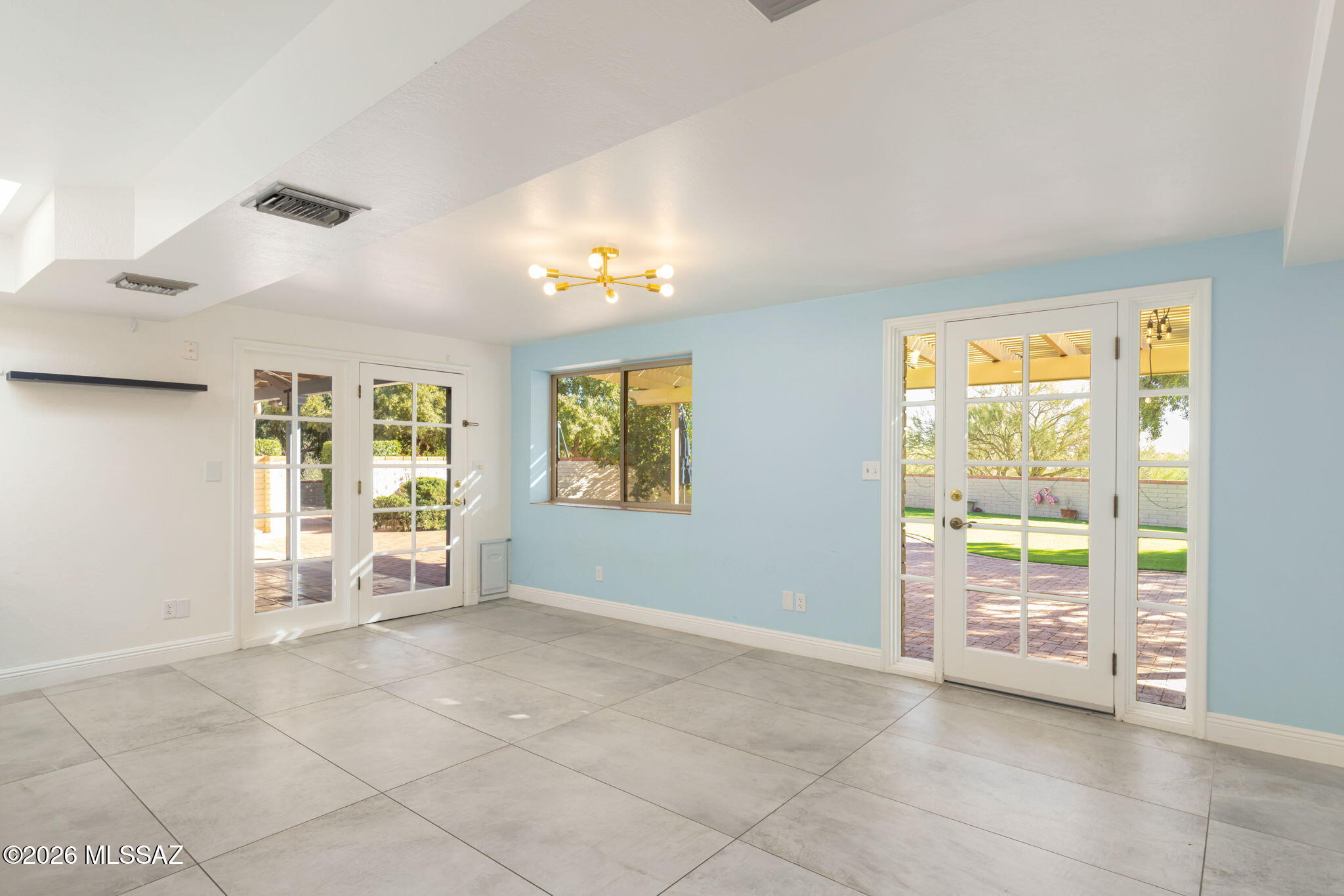 5030 E Camino Bosque