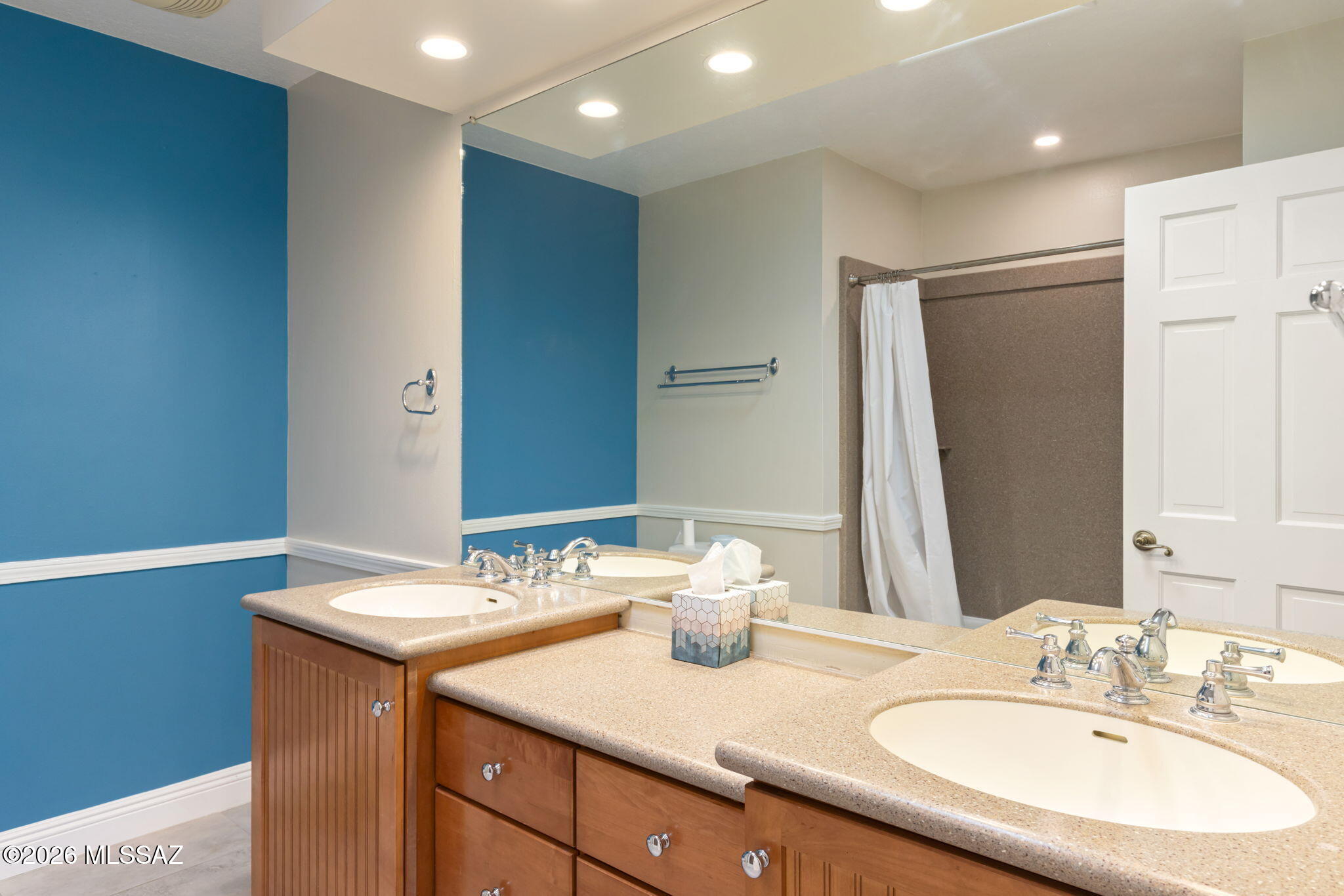 5030 E Camino Bosque