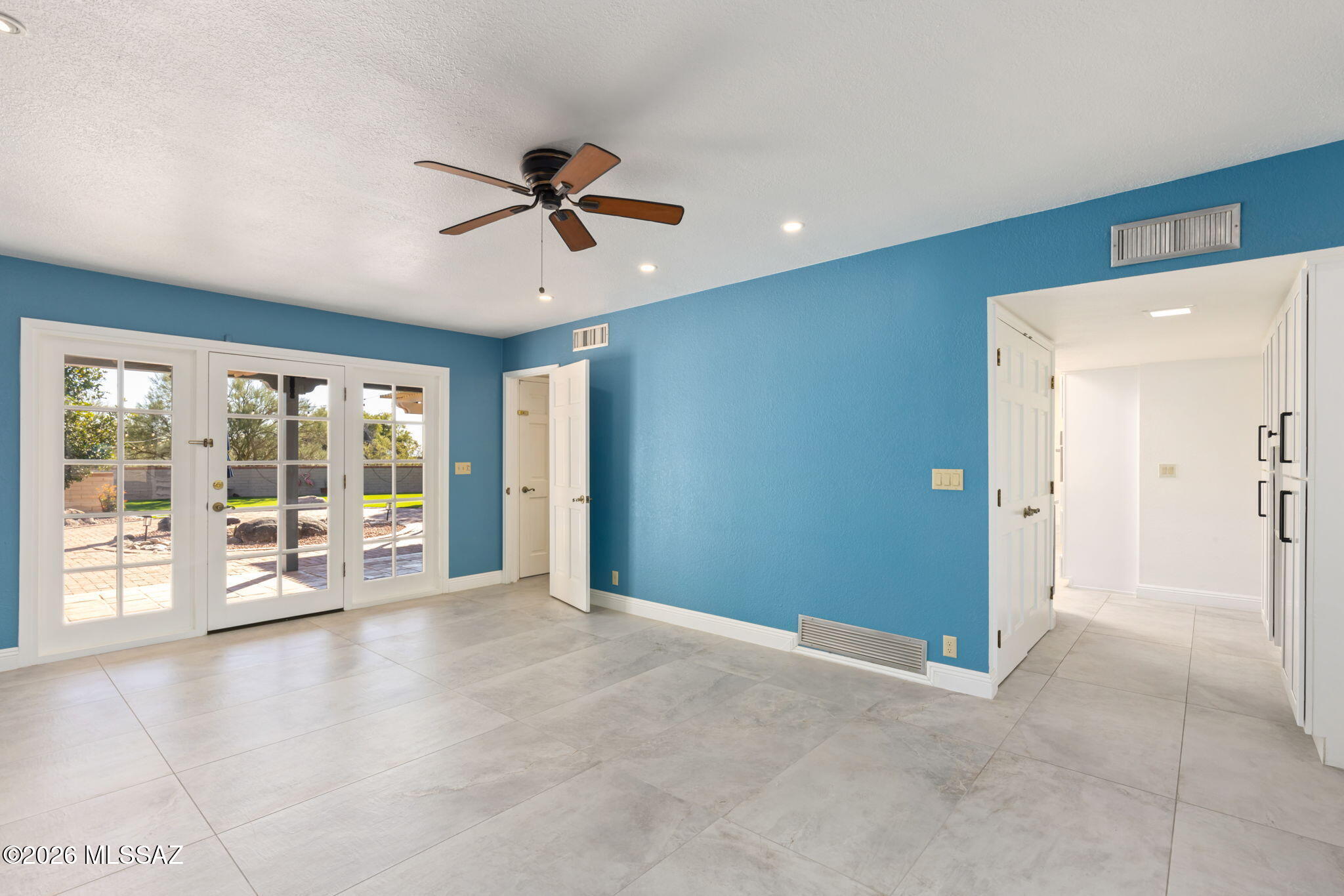 5030 E Camino Bosque