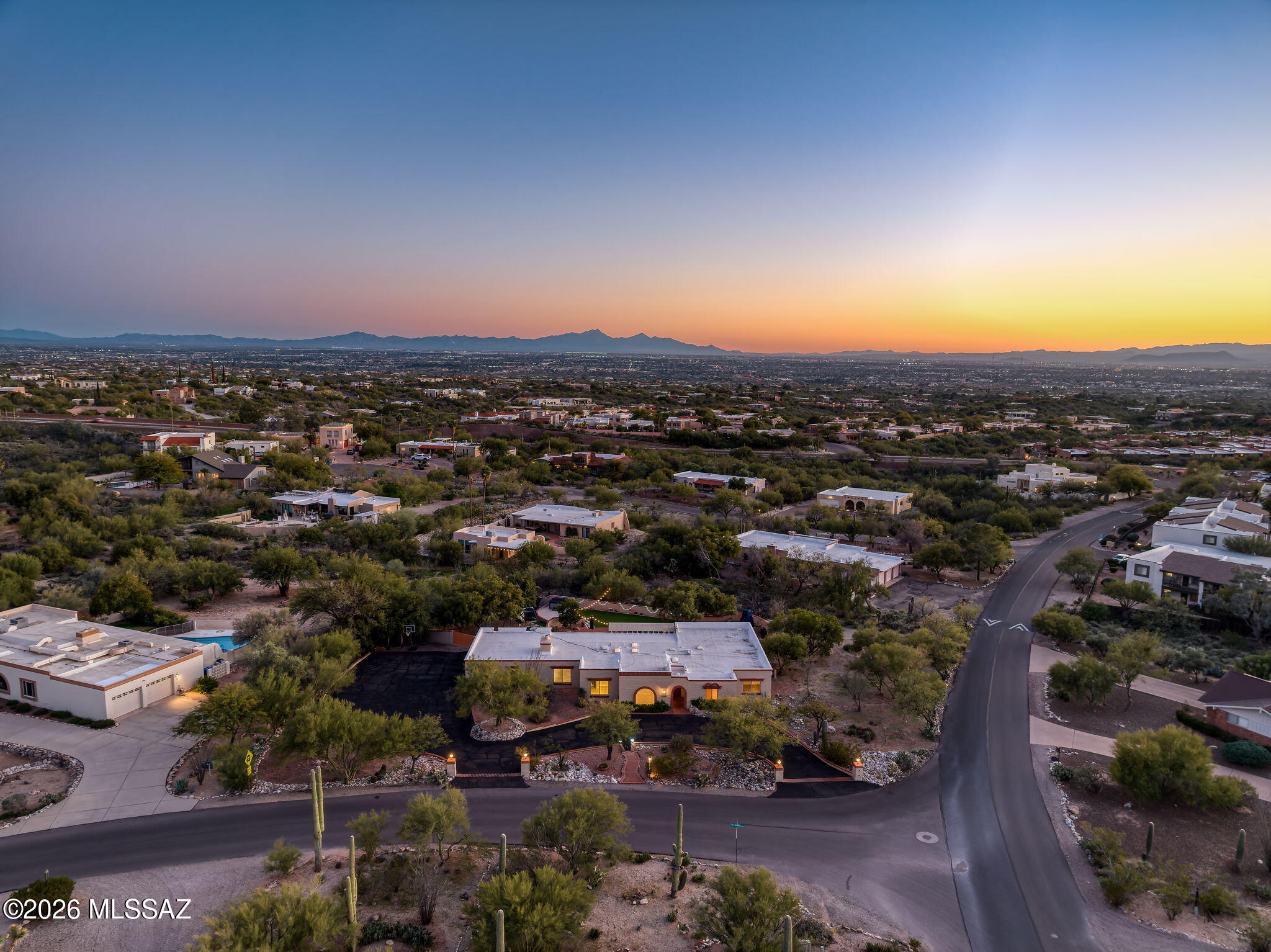 5030 E Camino Bosque