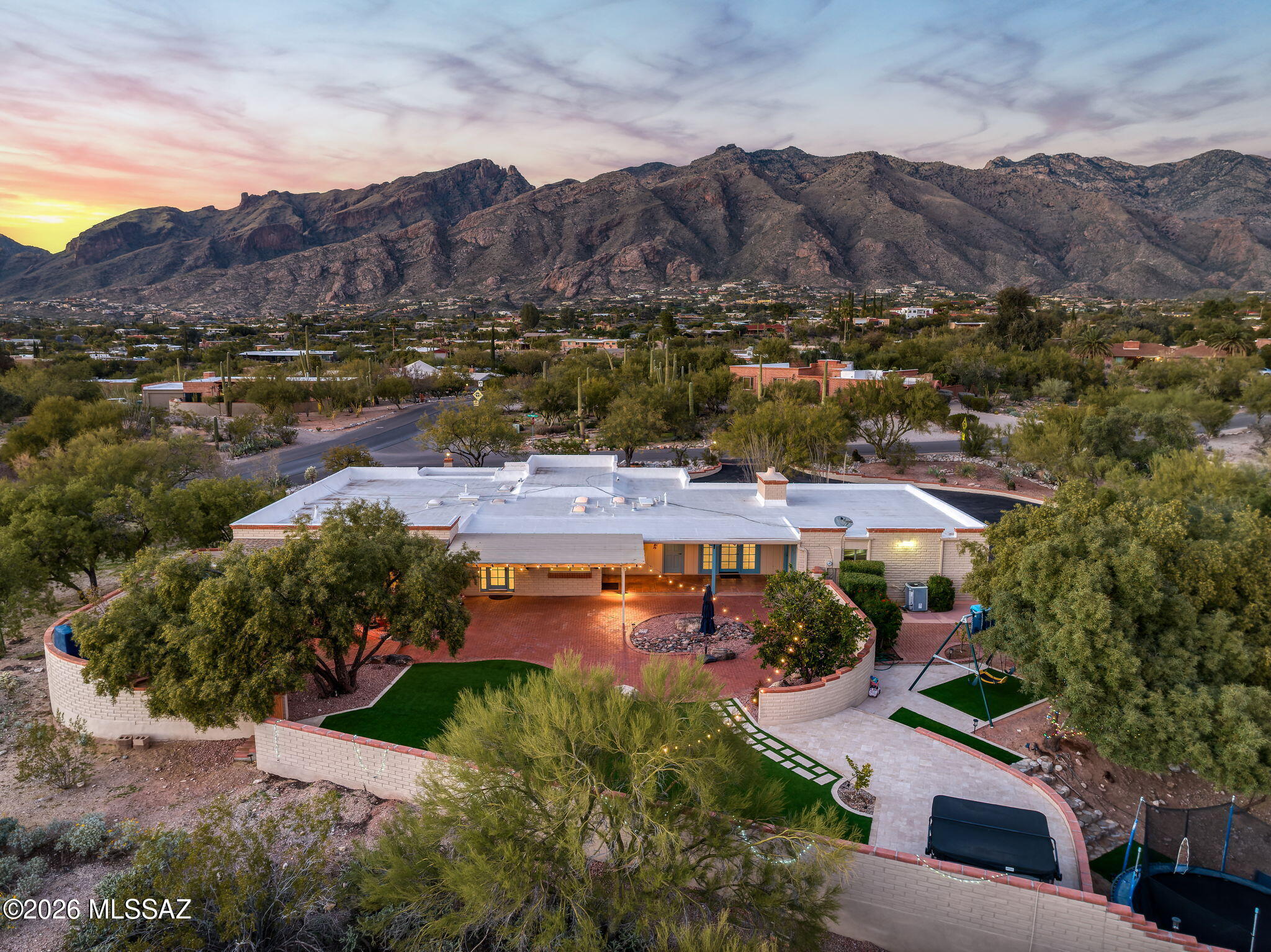 5030 E Camino Bosque