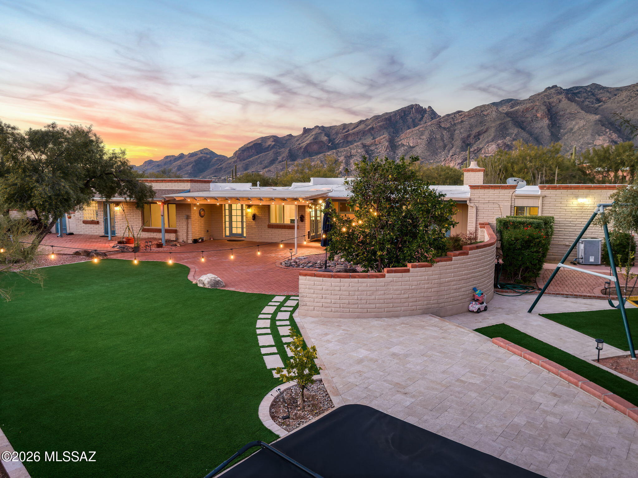 5030 E Camino Bosque