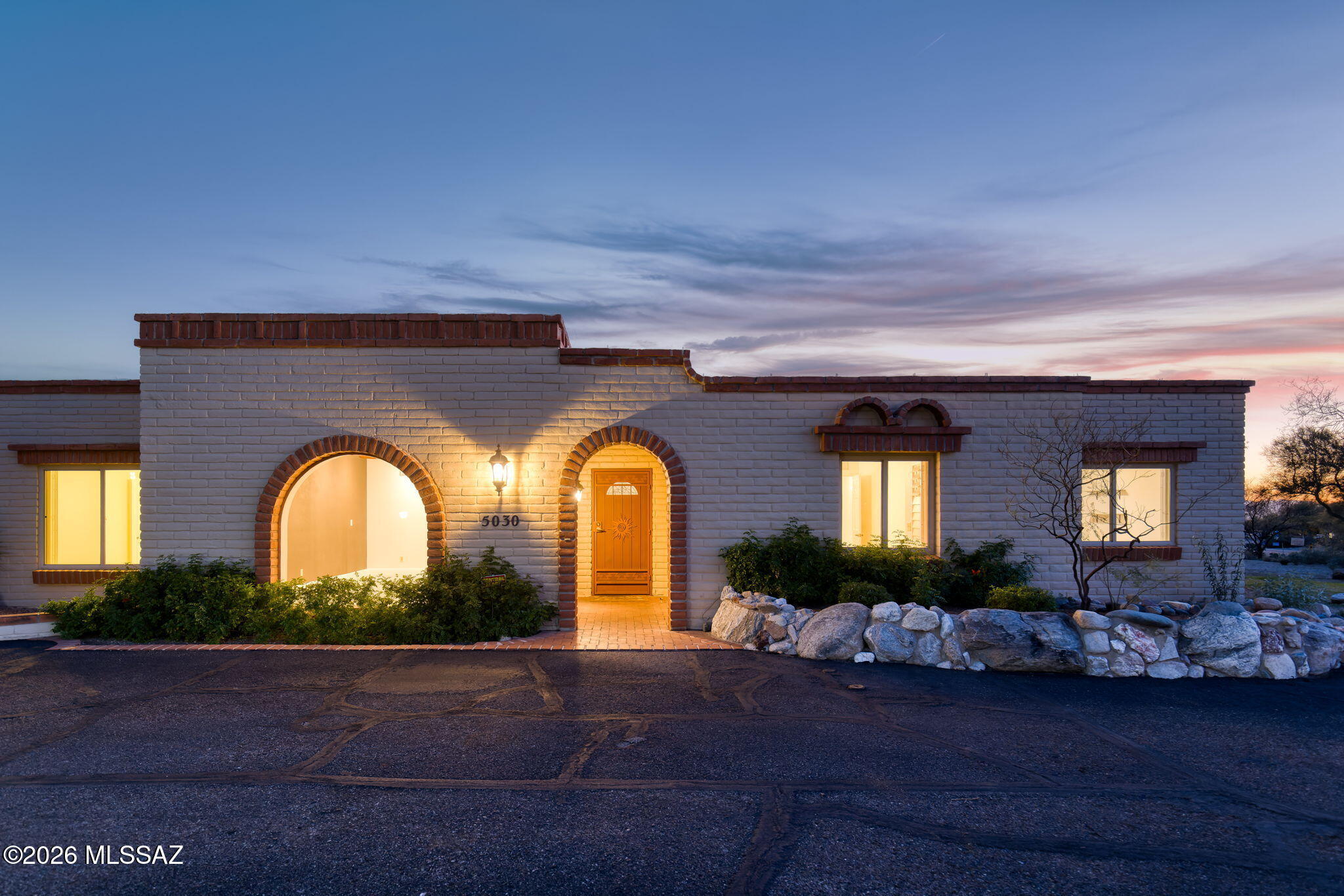 5030 E Camino Bosque