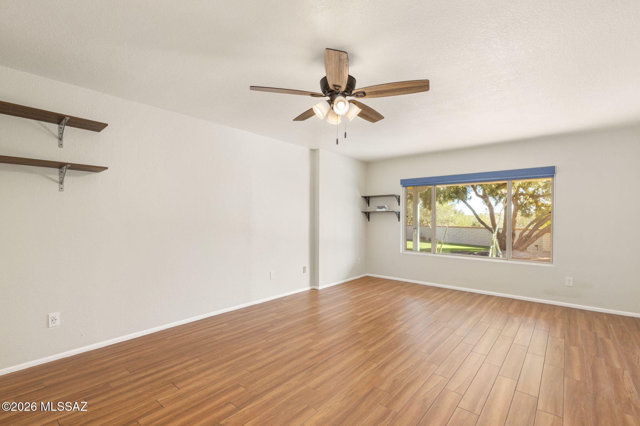 5030 E Camino Bosque