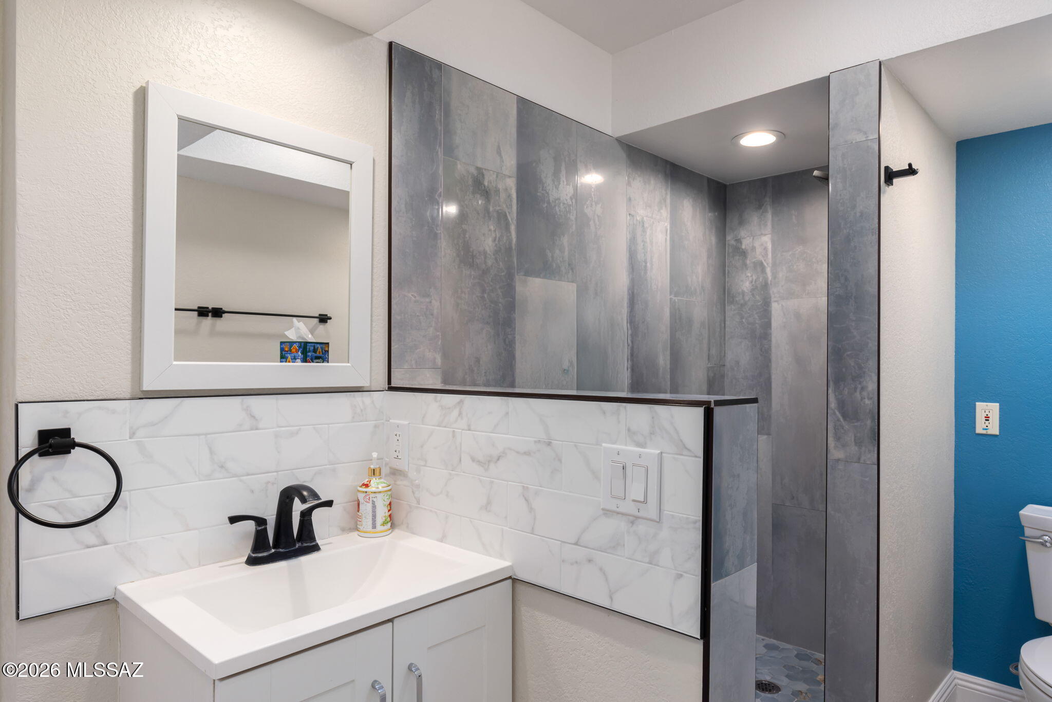 5030 E Camino Bosque