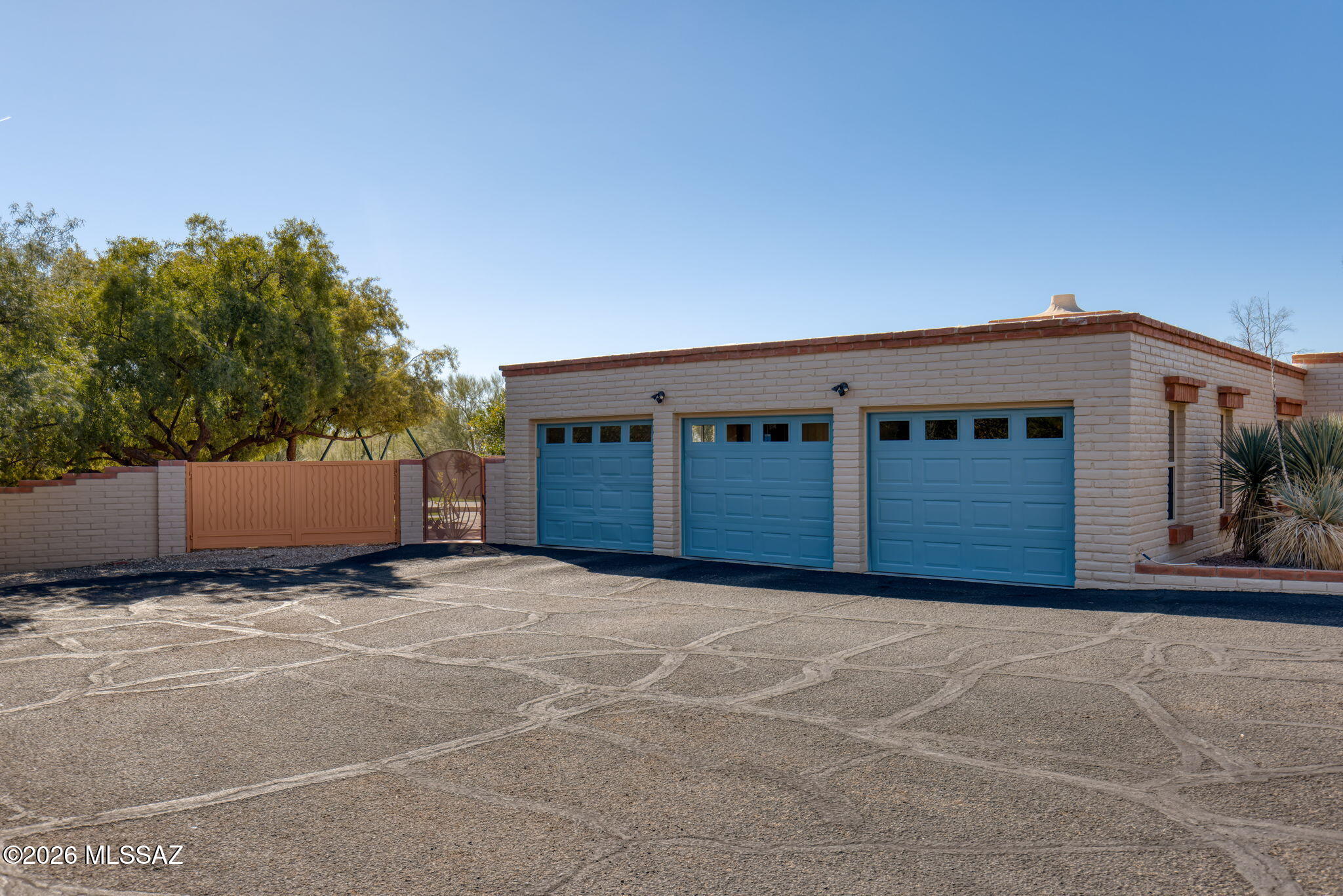 5030 E Camino Bosque