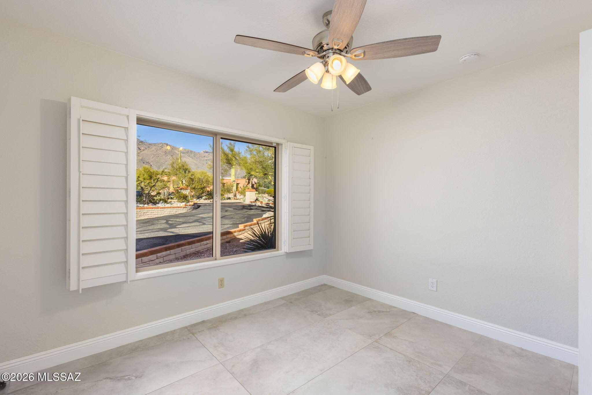 5030 E Camino Bosque