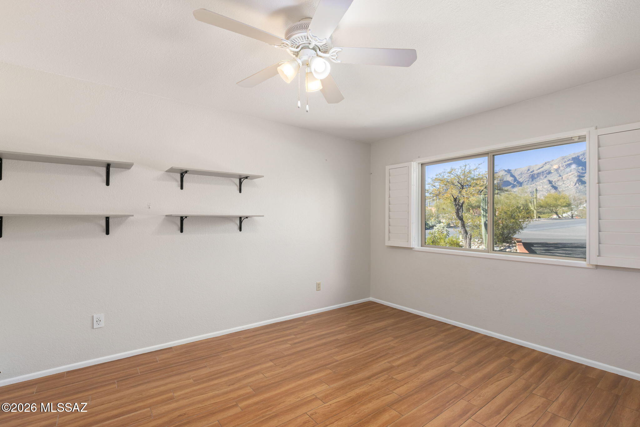 5030 E Camino Bosque