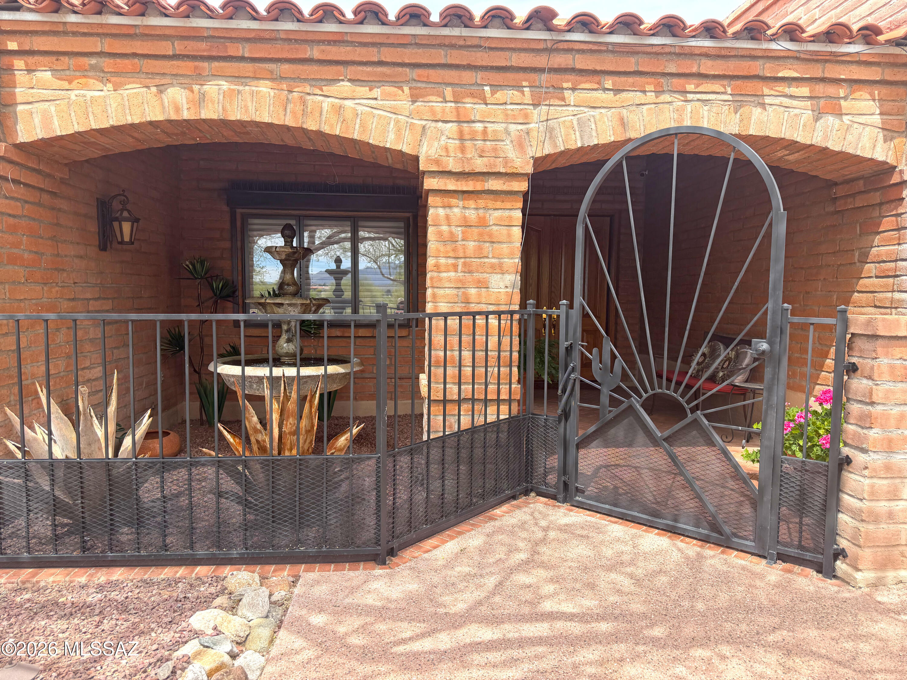 4001 E Camino Montecillo