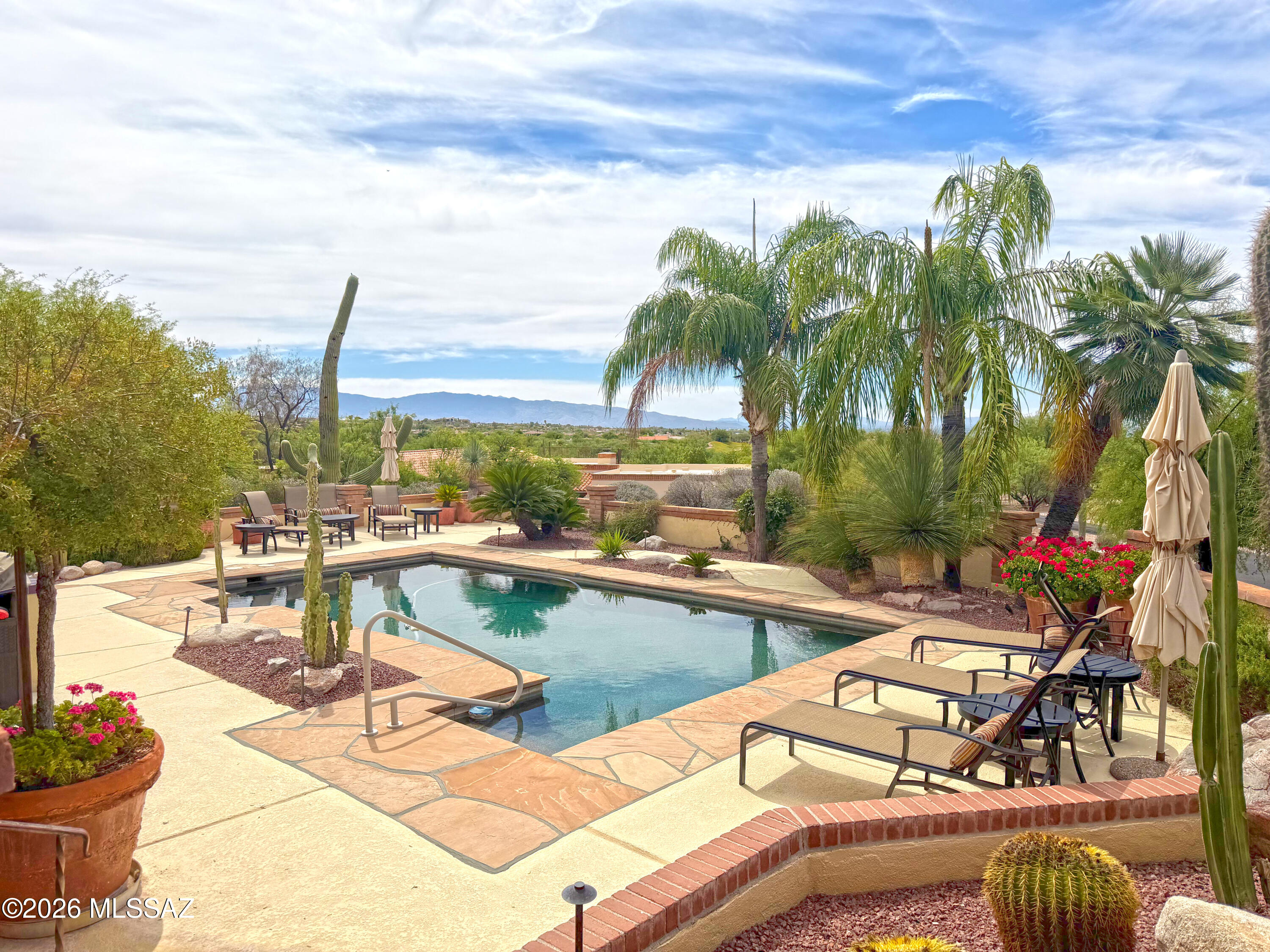 4001 E Camino Montecillo