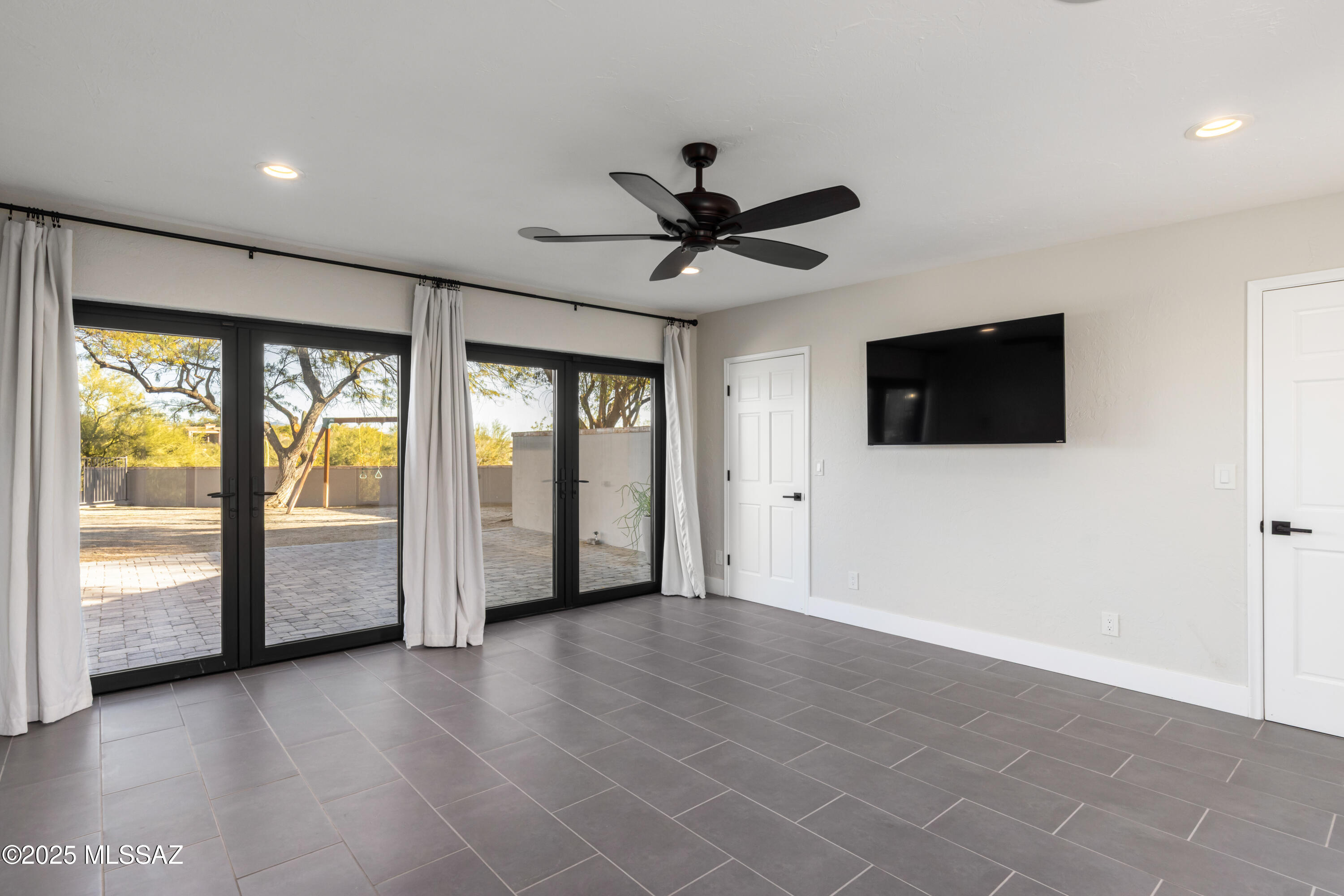 4740 N Hacienda Del Sol Road