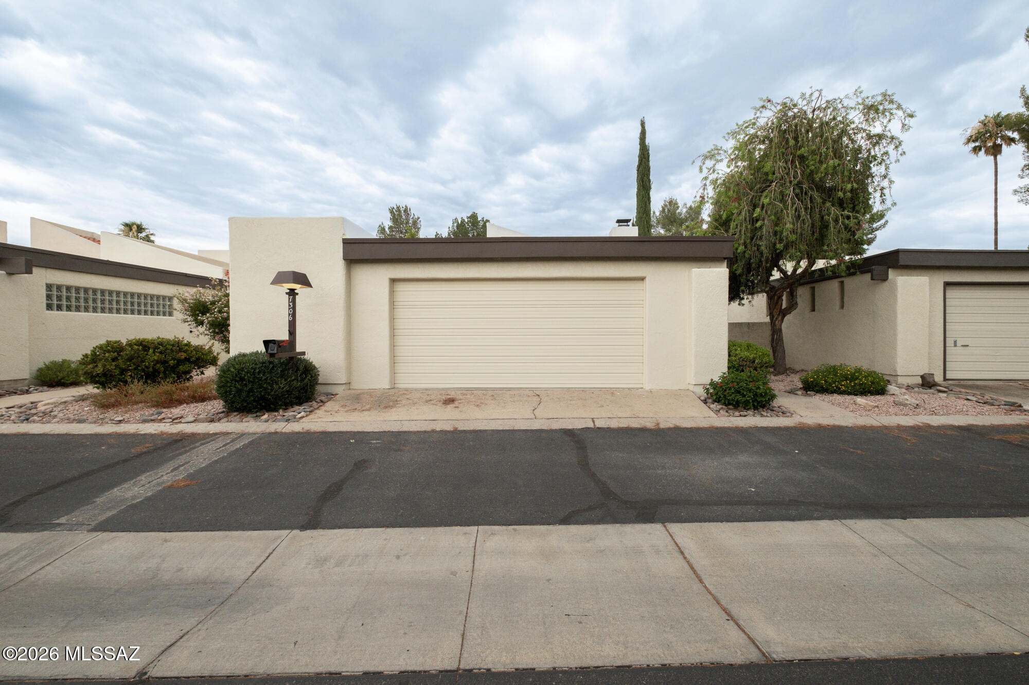 7306 E Cascada Circle
