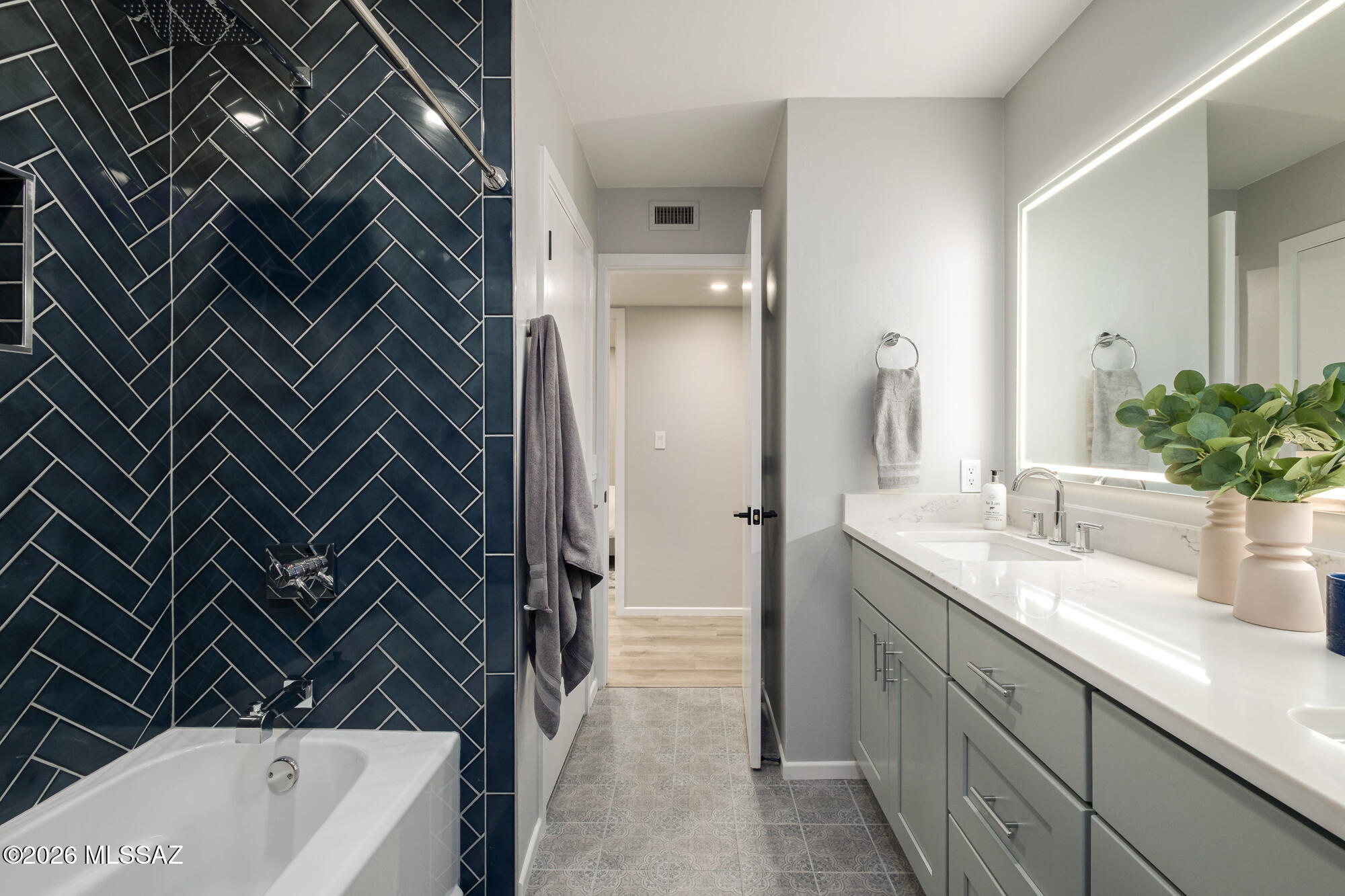 7306 E Cascada Circle