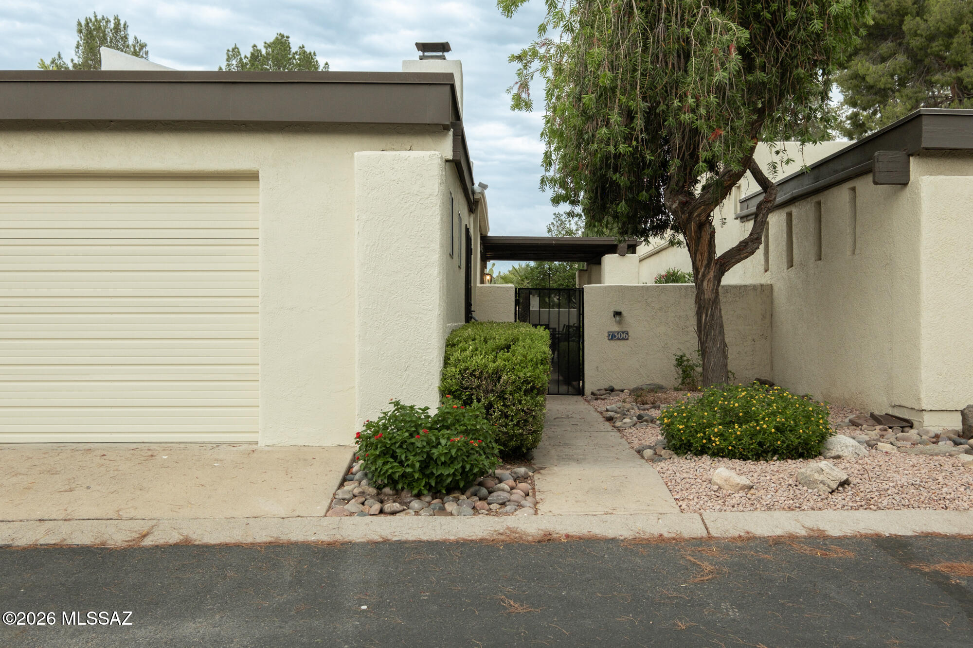 7306 E Cascada Circle