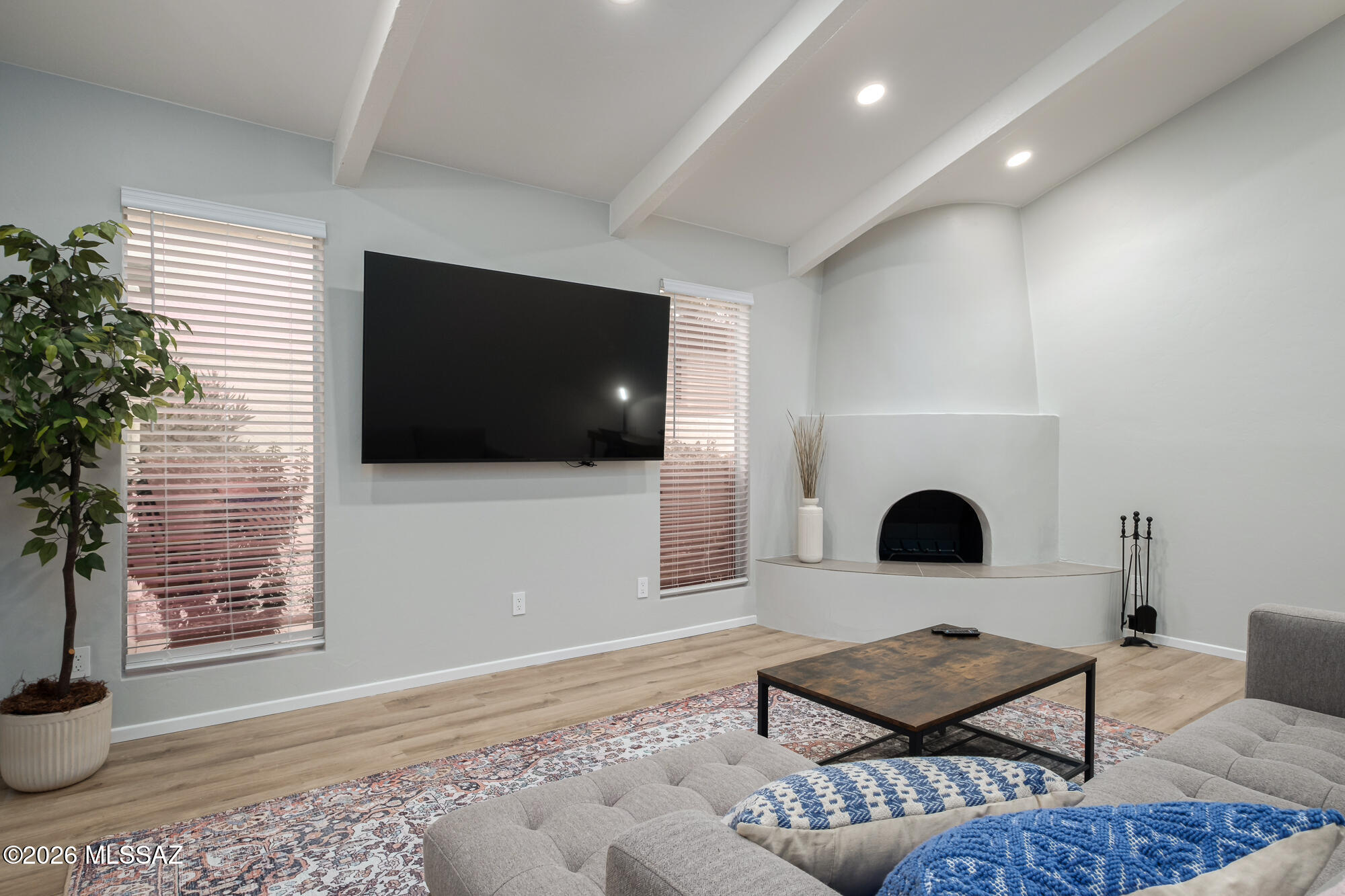 7306 E Cascada Circle
