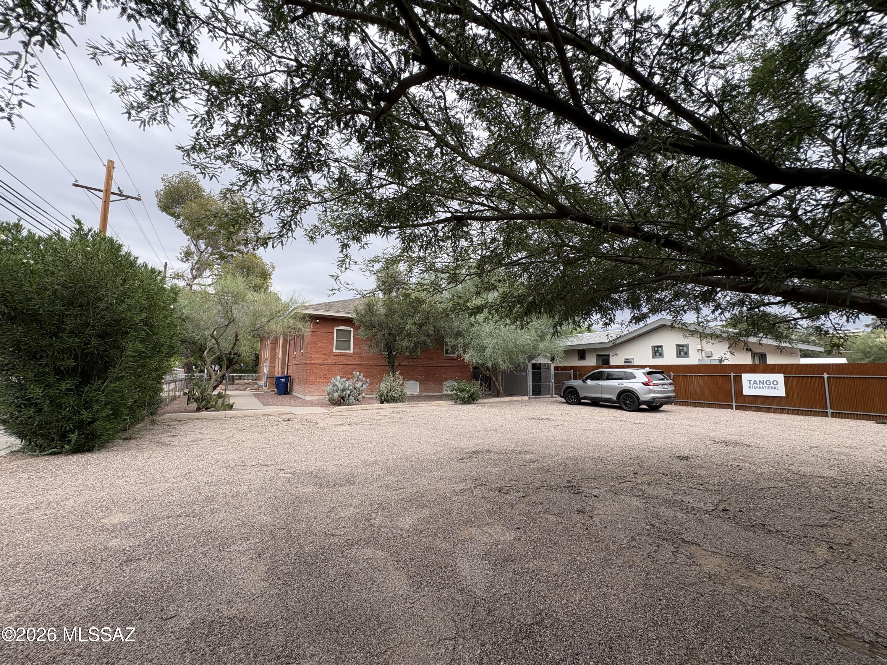 406 S 4th Avenue
