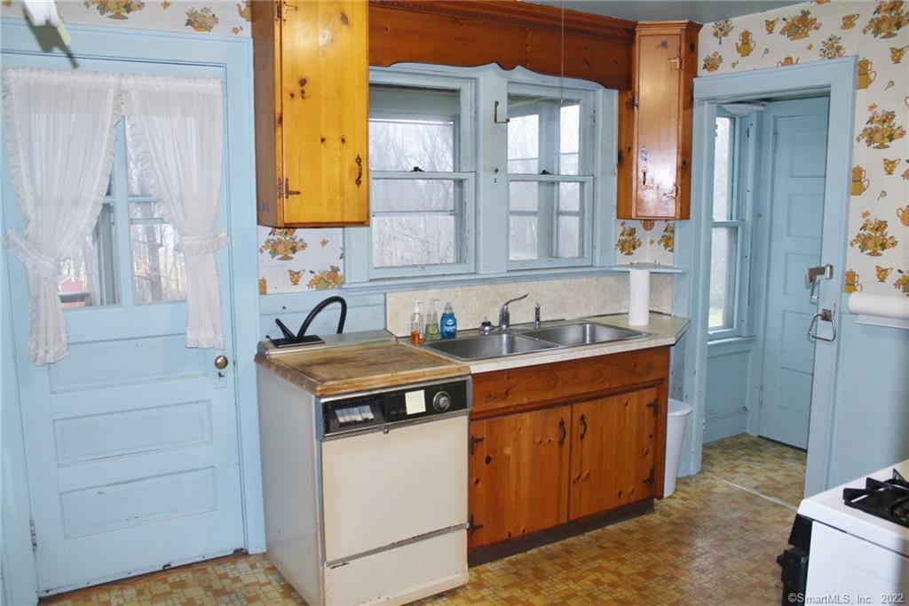 40 Evergreen Avenue