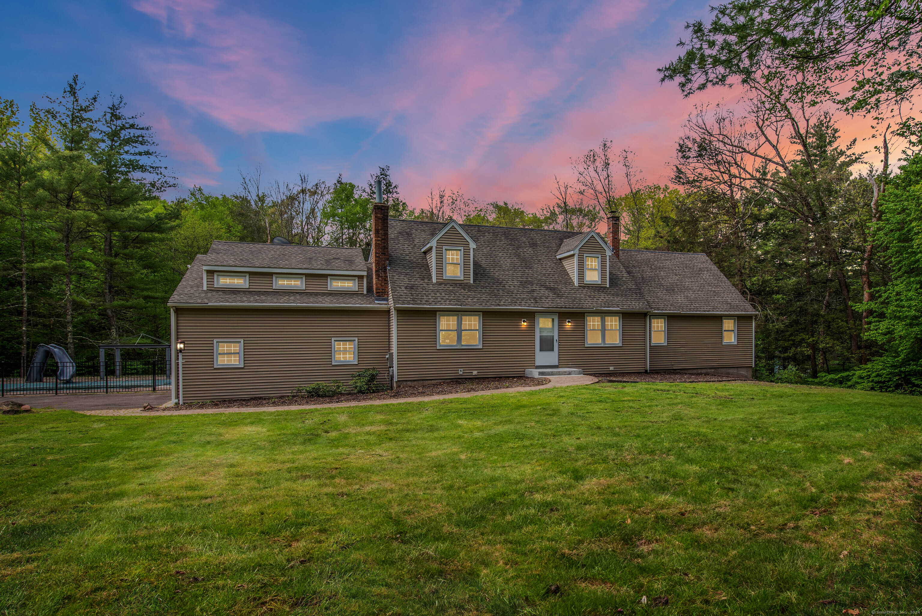 7 Saddle Drive