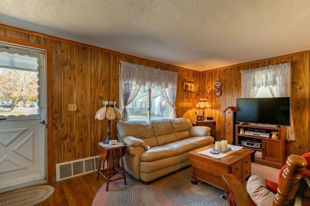 77 Alfred Circle